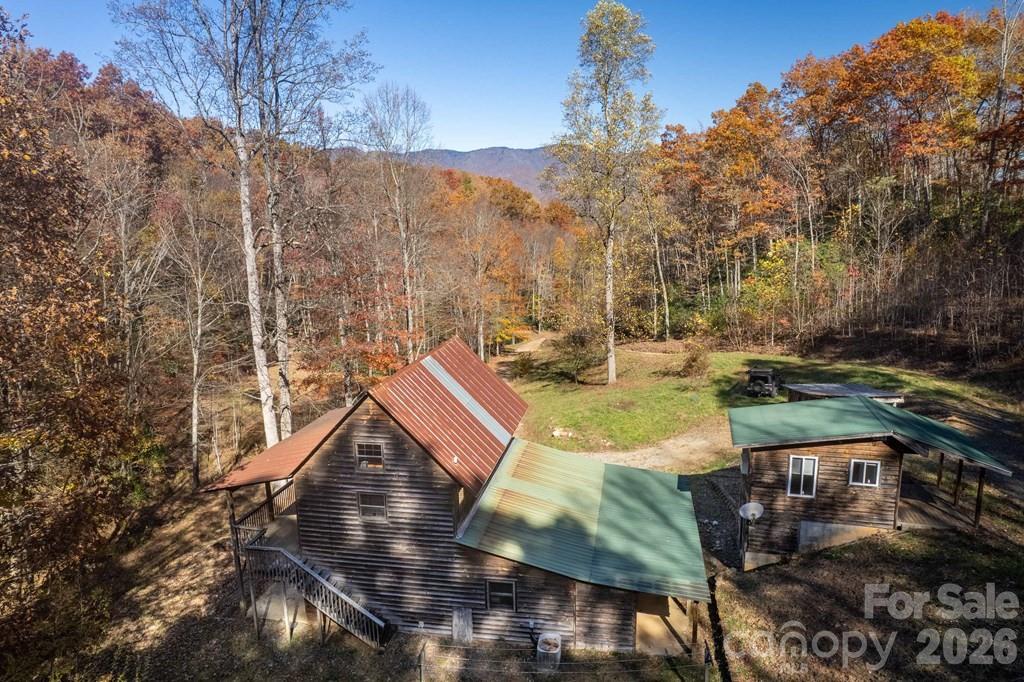 Single Family Residence at 930 Copperhead Cove, Sylva, photo 2 of 18