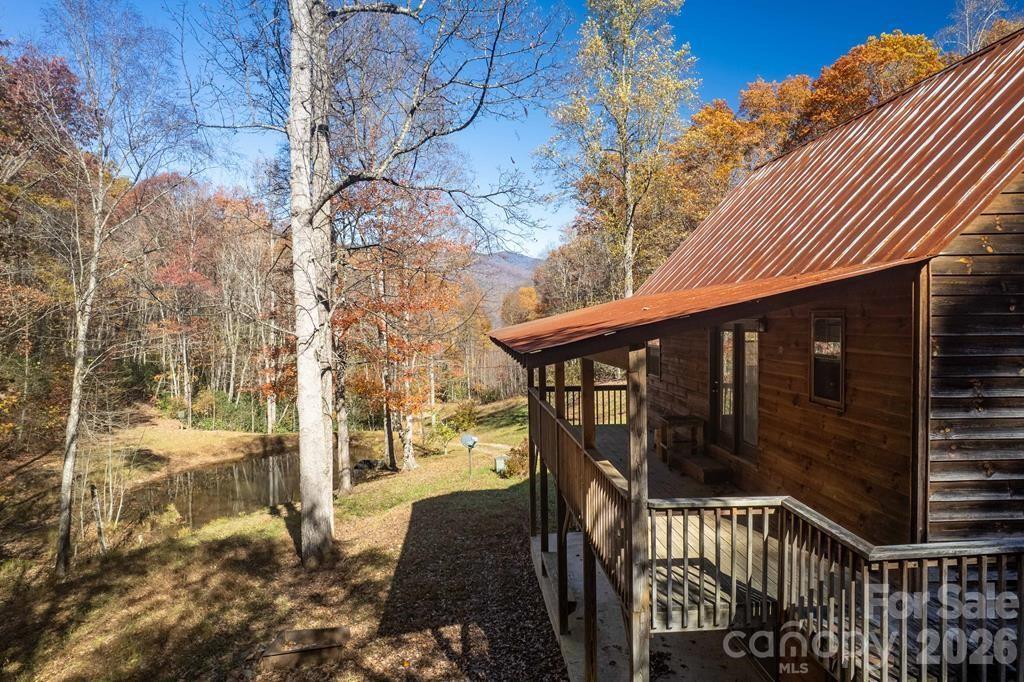 Single Family Residence at 930 Copperhead Cove, Sylva, photo 4 of 18
