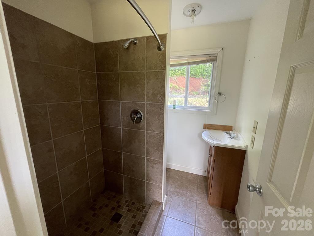 Single Family Residence at 930 Copperhead Cove, Sylva, photo 18 of 18