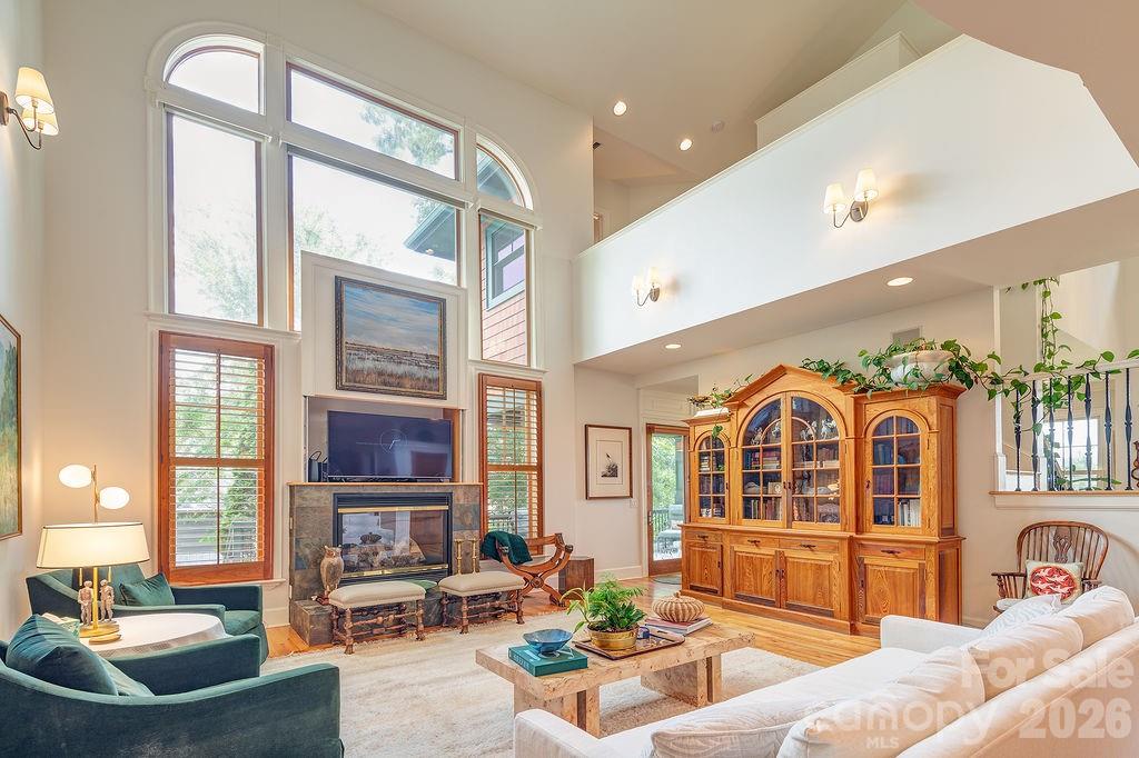 Single Family Residence at 3 Gale Kelly Court, Weaverville, photo 2 of 37