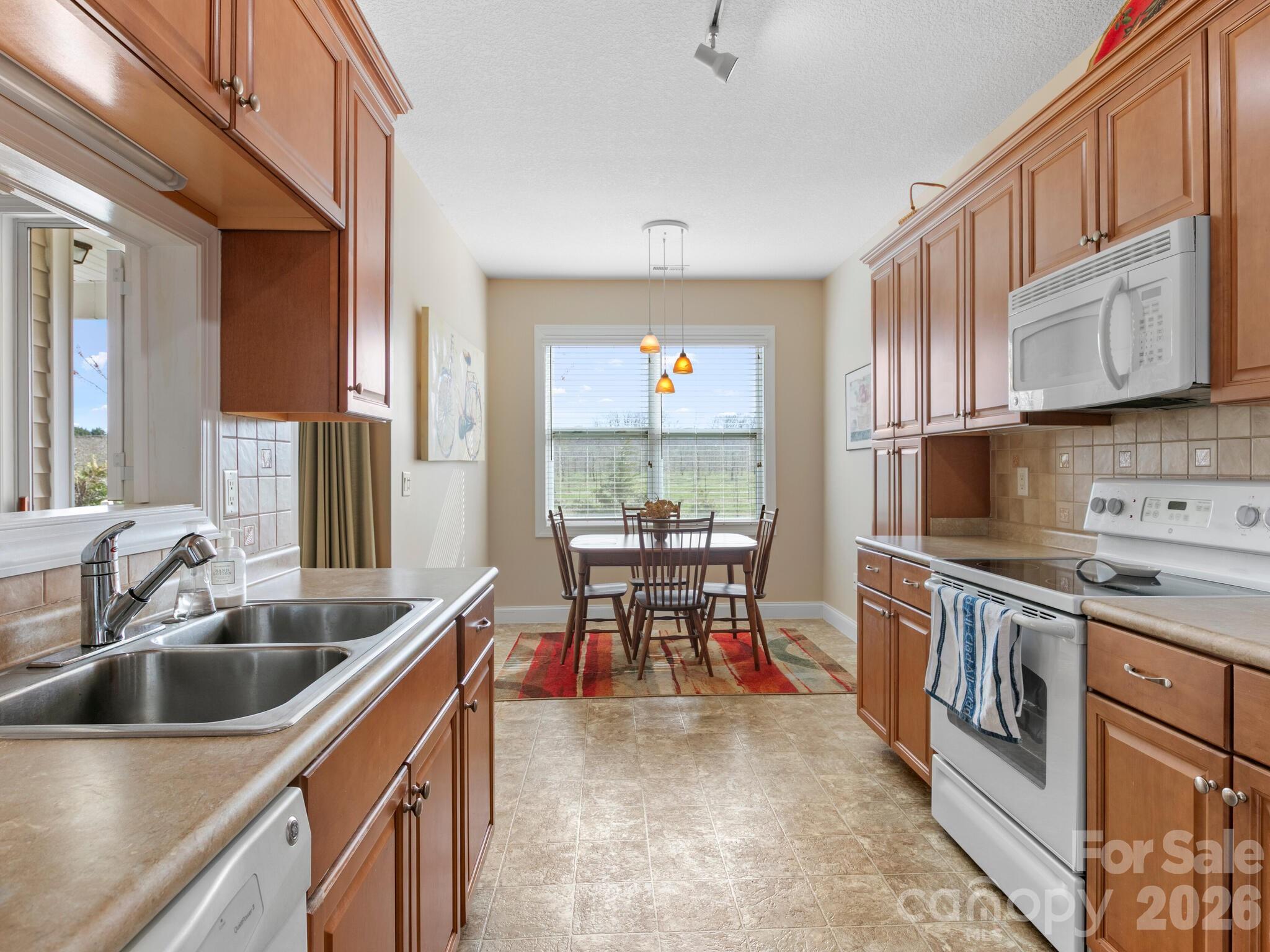 Single Family Residence at 7 Eagle Creek Trail S, Flat Rock, photo 12 of 29