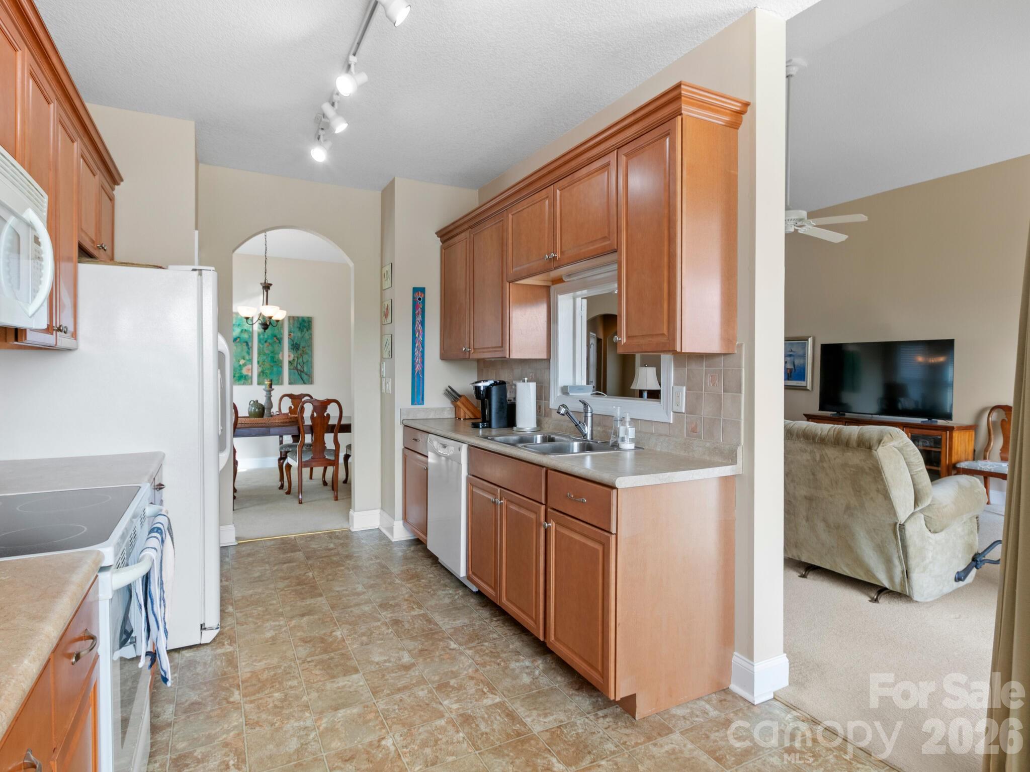 Single Family Residence at 7 Eagle Creek Trail S, Flat Rock, photo 15 of 29