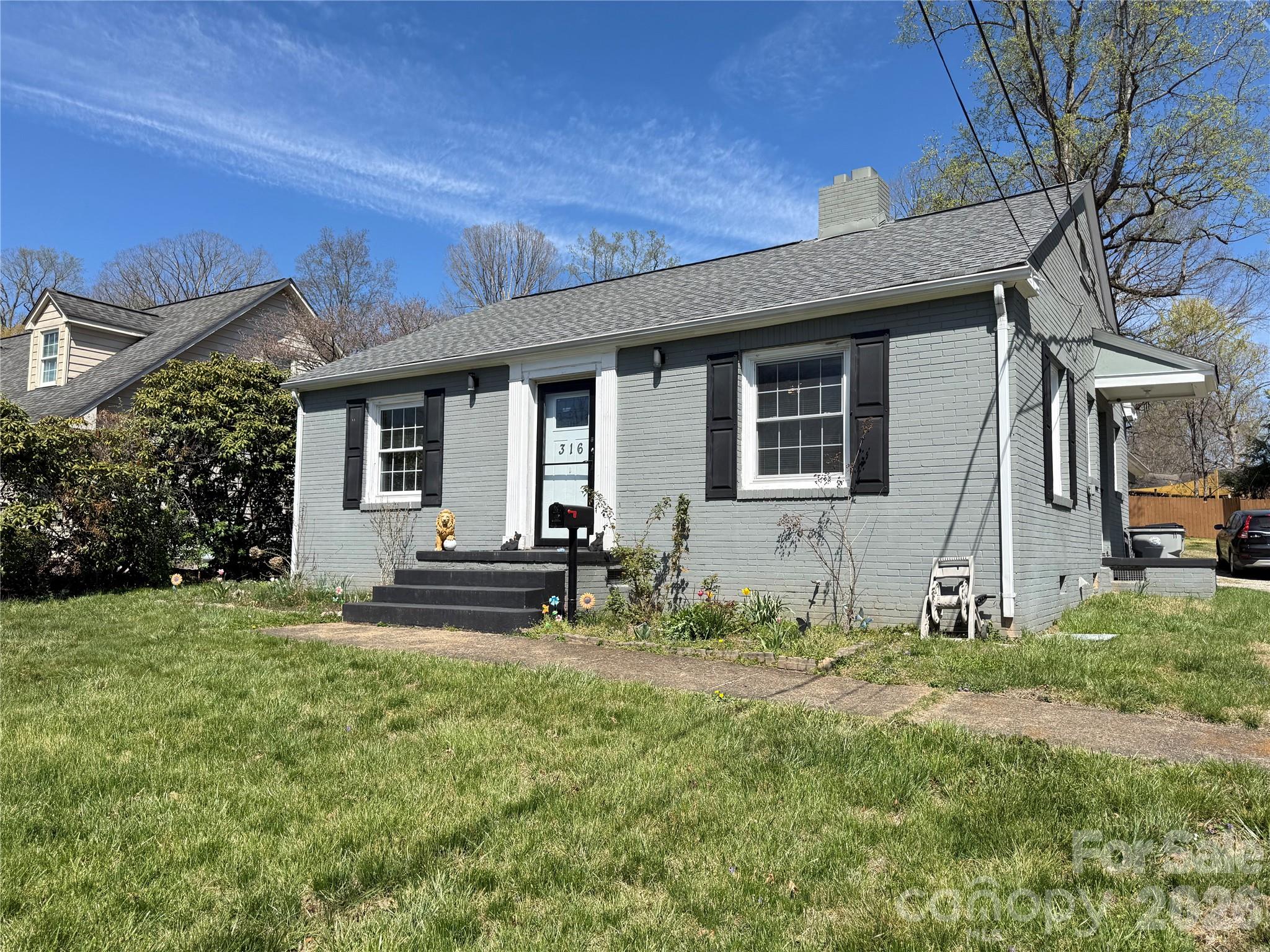 316 Sharon Avenue NW