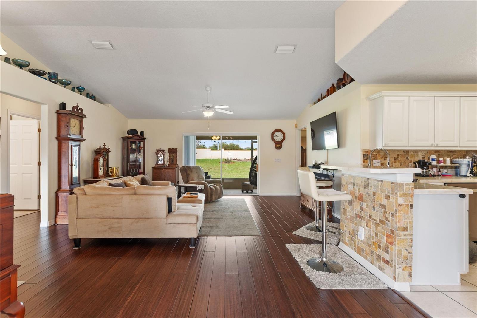 Single Family Residence at 144 MORNING GLORY CIR, WINTER HAVEN, photo 15 of 42