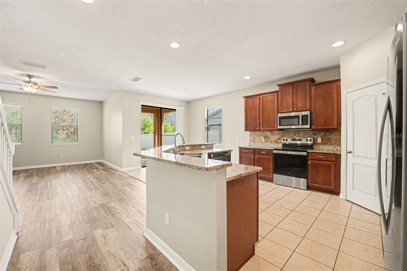 Single Family Residence at 2727 EAGLE CLIFF DR, KISSIMMEE, photo 9 of 30