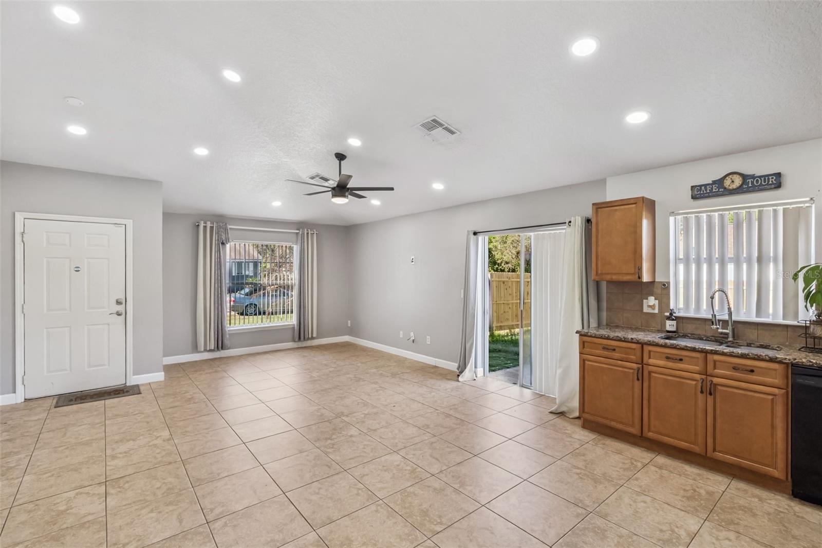 Single Family Residence at 219 E 15TH ST, APOPKA, photo 2 of 21