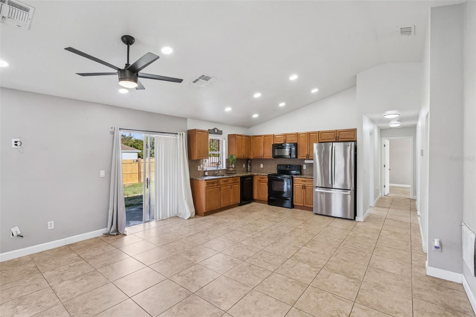 Single Family Residence at 219 E 15TH ST, APOPKA, photo 4 of 21