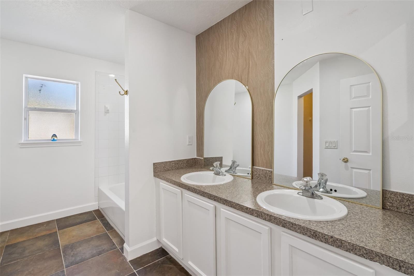 Primary Bath - 219 E 15TH ST, APOPKA