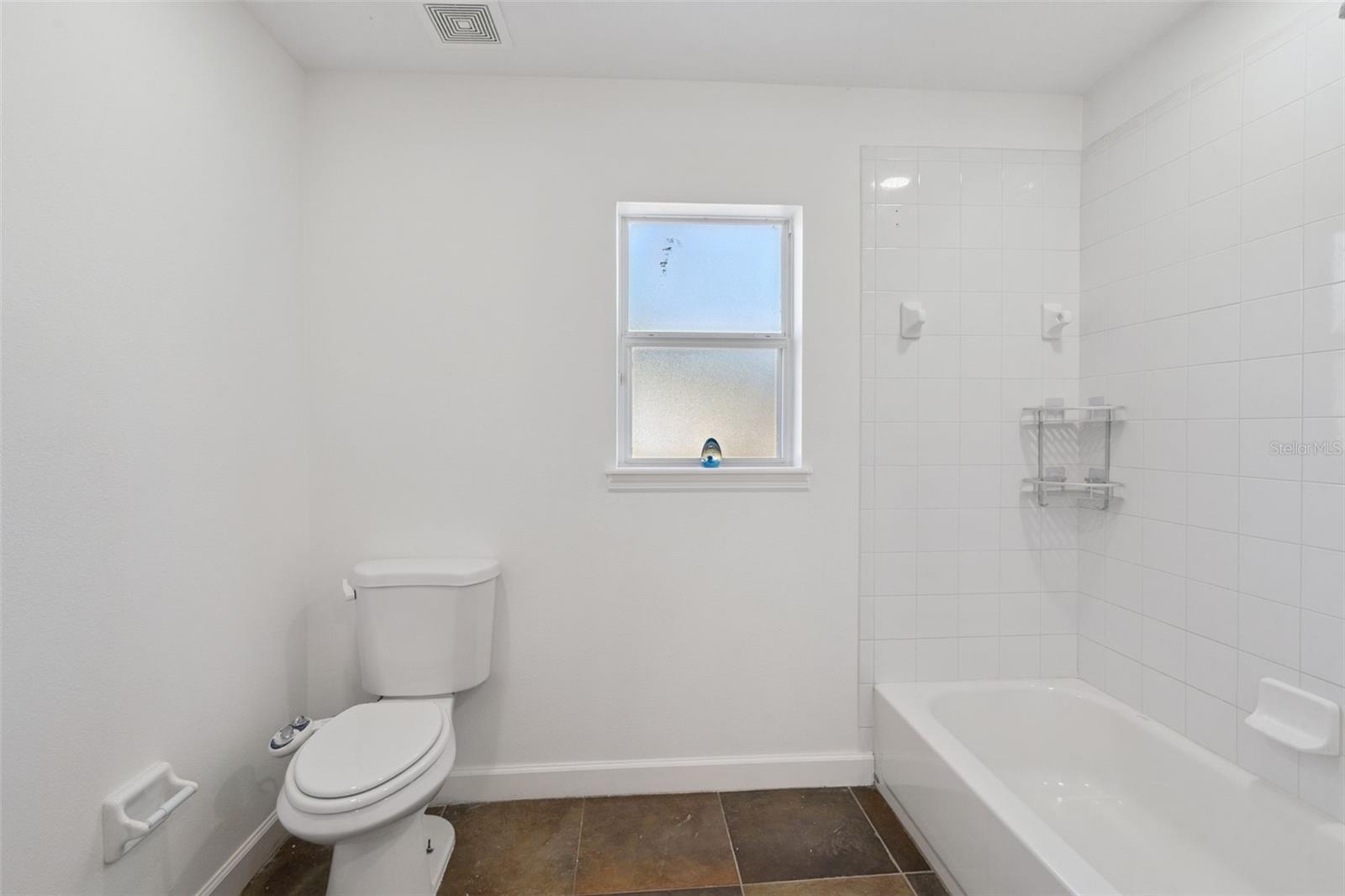 Primary Bath - 219 E 15TH ST, APOPKA