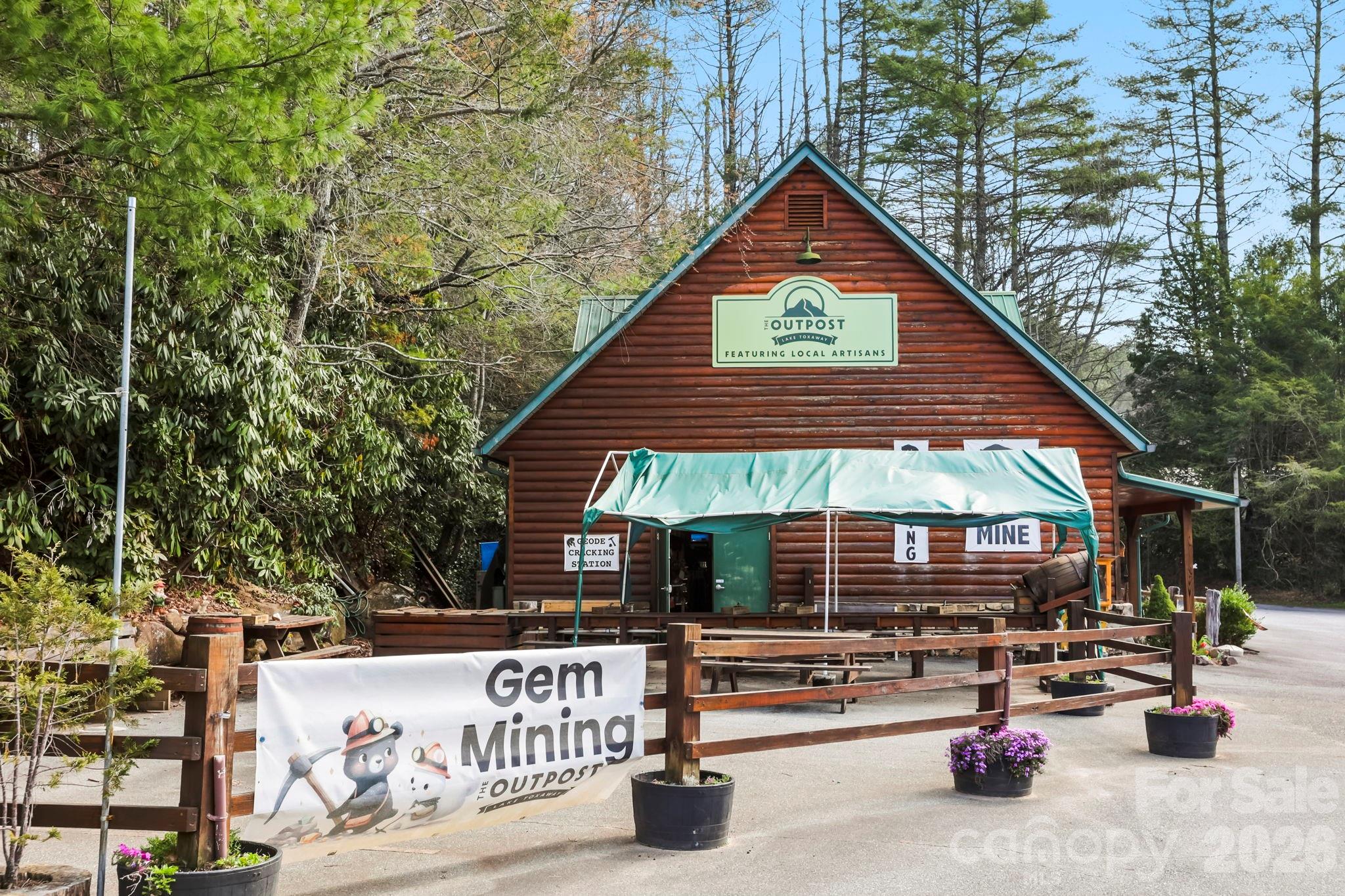 Free Standing Store at 10932 Rosman Highway, Lake Toxaway, photo 5 of 32