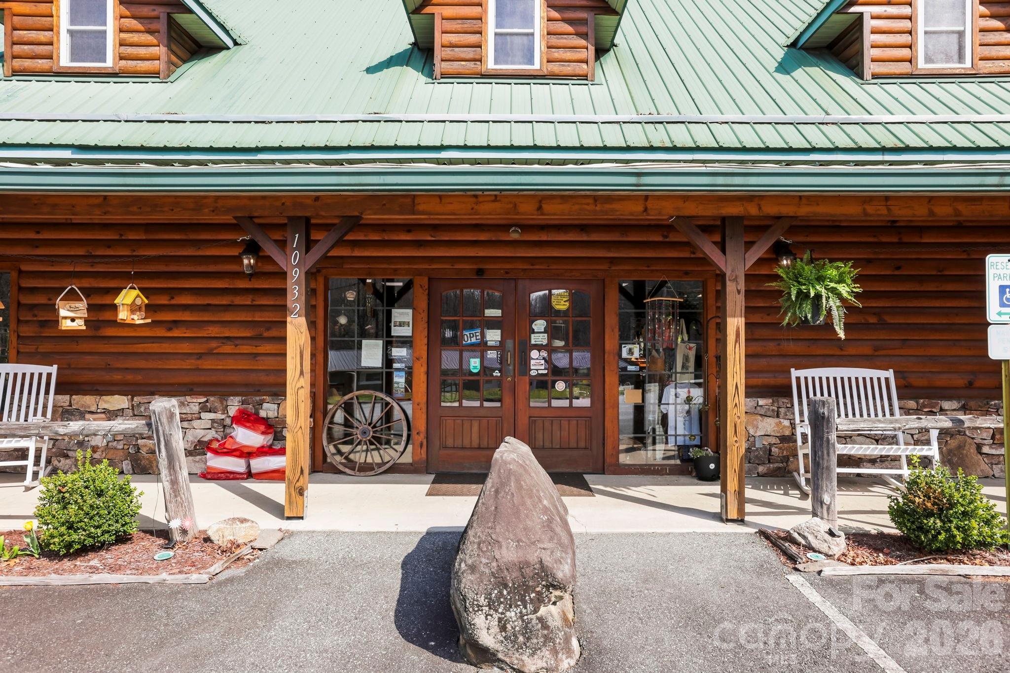 Free Standing Store at 10932 Rosman Highway, Lake Toxaway, photo 7 of 32