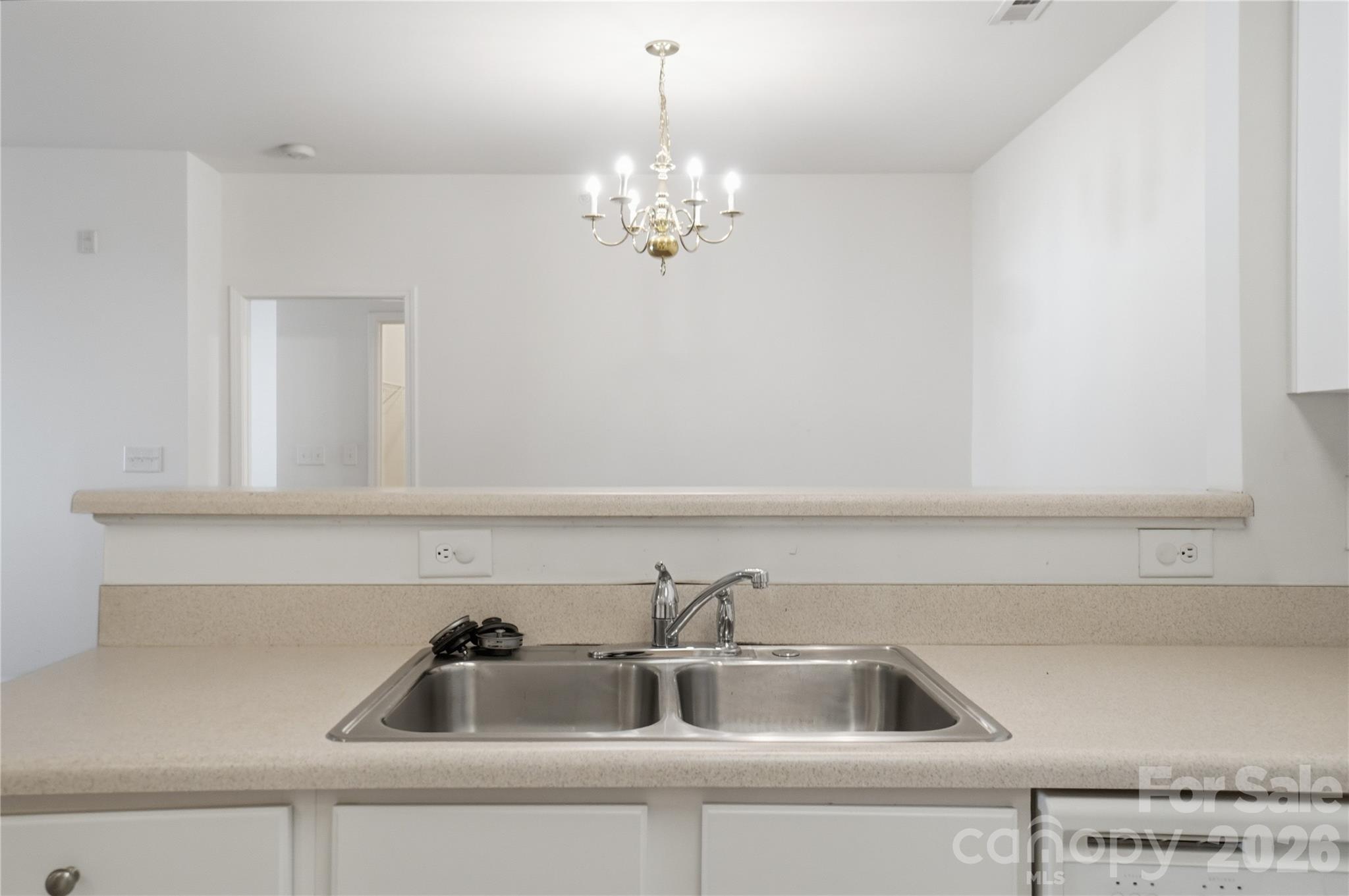 Condominium at 16742 Amberside Road E, Cornelius, photo 7 of 23
