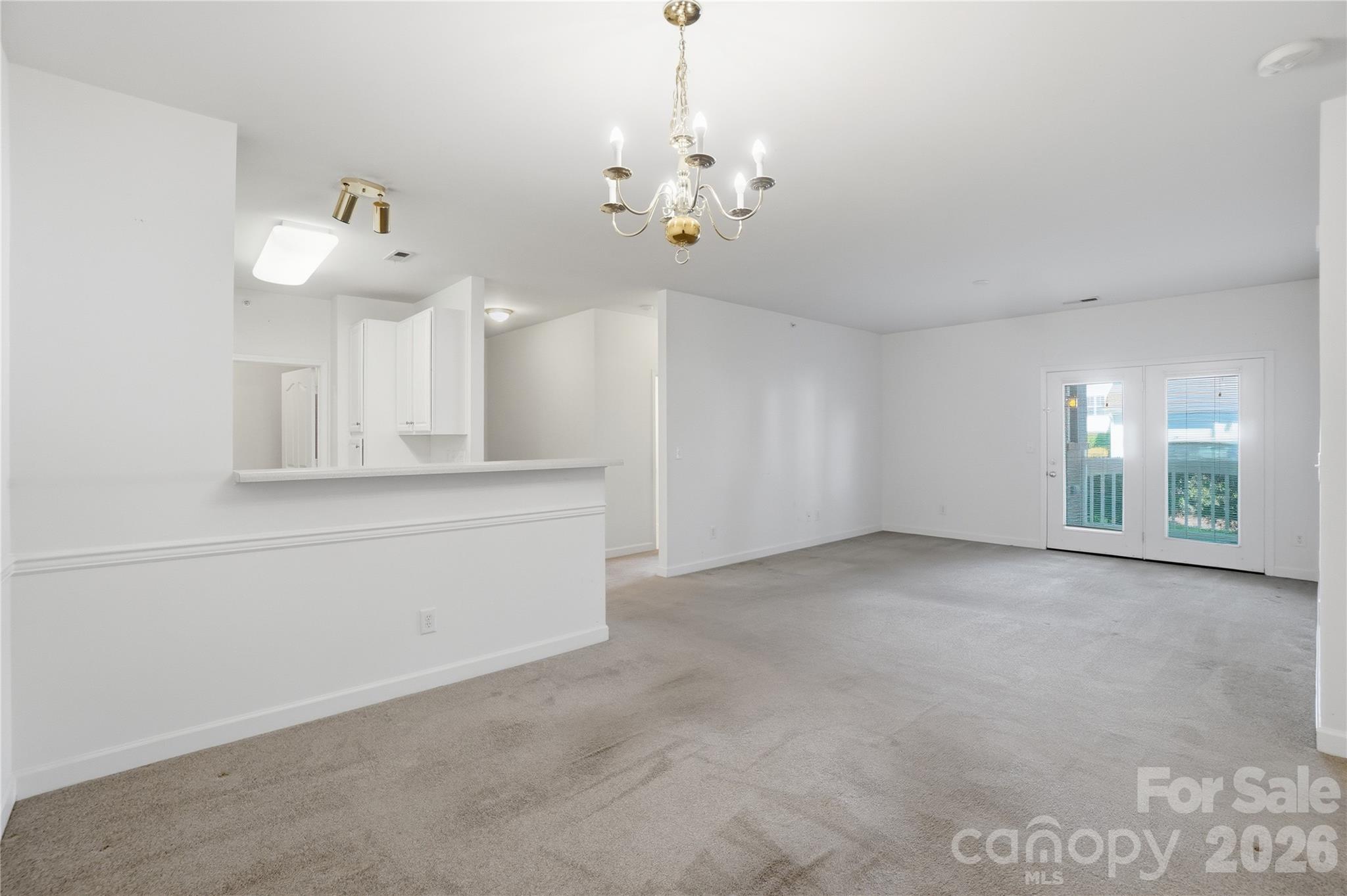 Condominium at 16742 Amberside Road E, Cornelius, photo 9 of 23