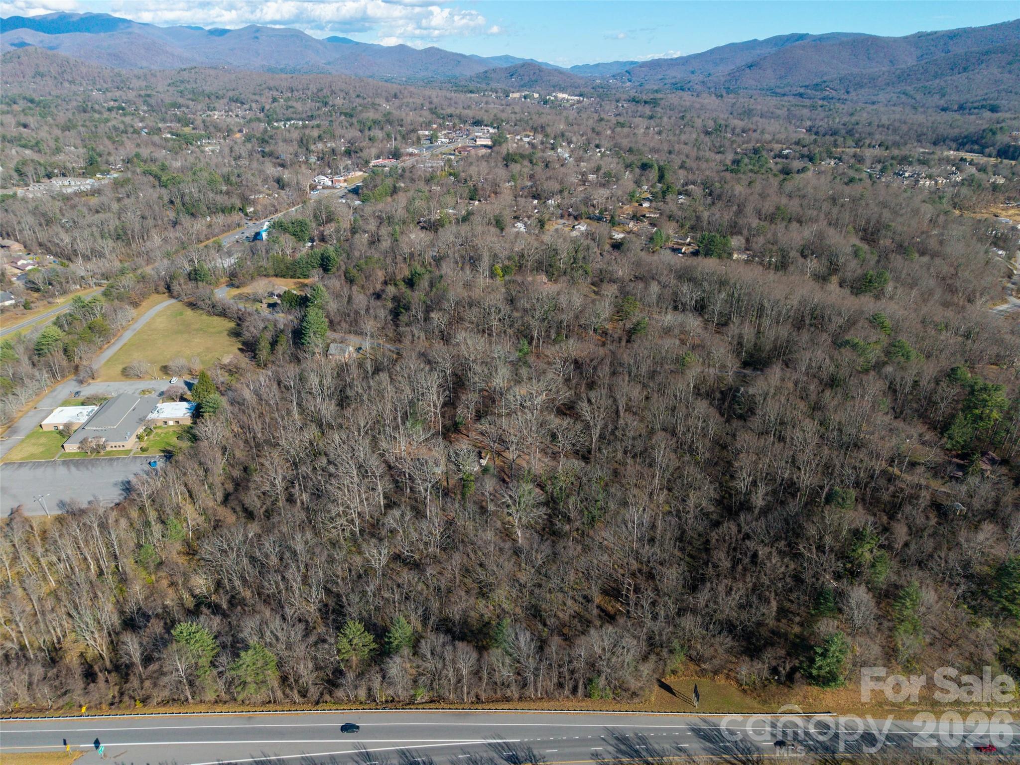 Mountain Views and off Tunnel Road - 67 Shawnee Trail, Asheville