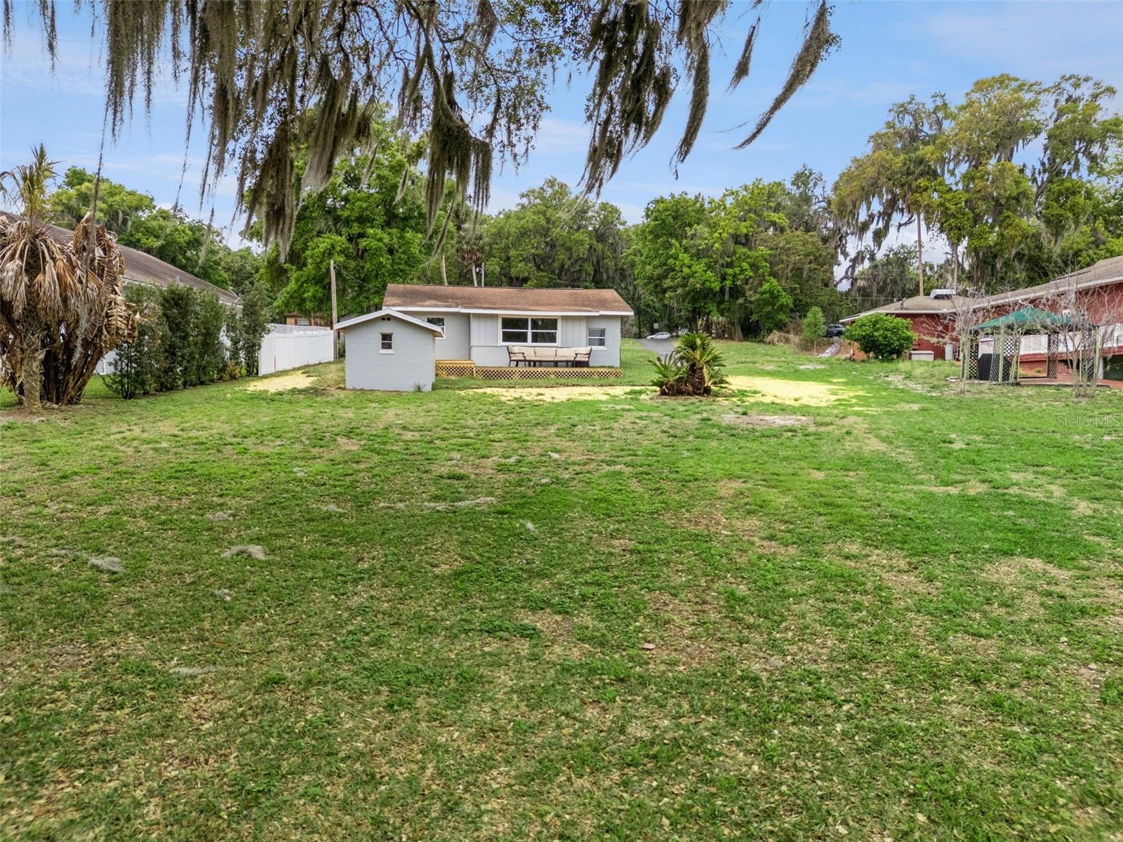 2316 N GRIFFIN DR