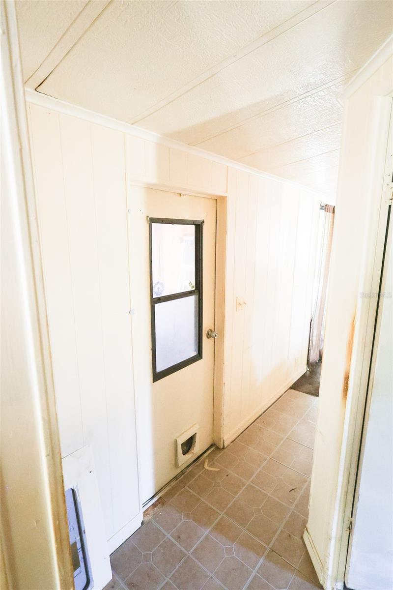 Manufactured Home at 220 KING RD, WINTER HAVEN, photo 12 of 18