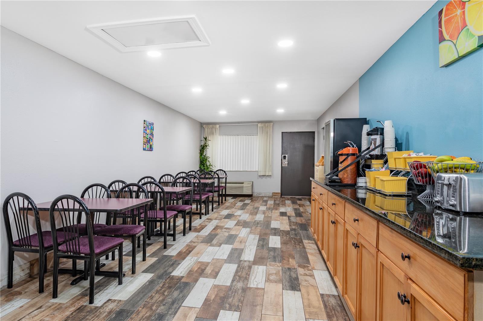 Hotel/Motel at 8245 S US-17-92 HWY, CASSELBERRY, photo 9 of 26
