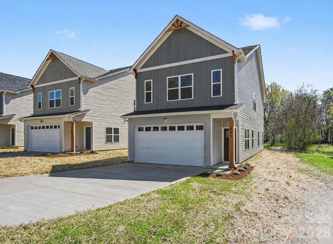Single Family Residence at 566 W Wilson Avenue, Mooresville