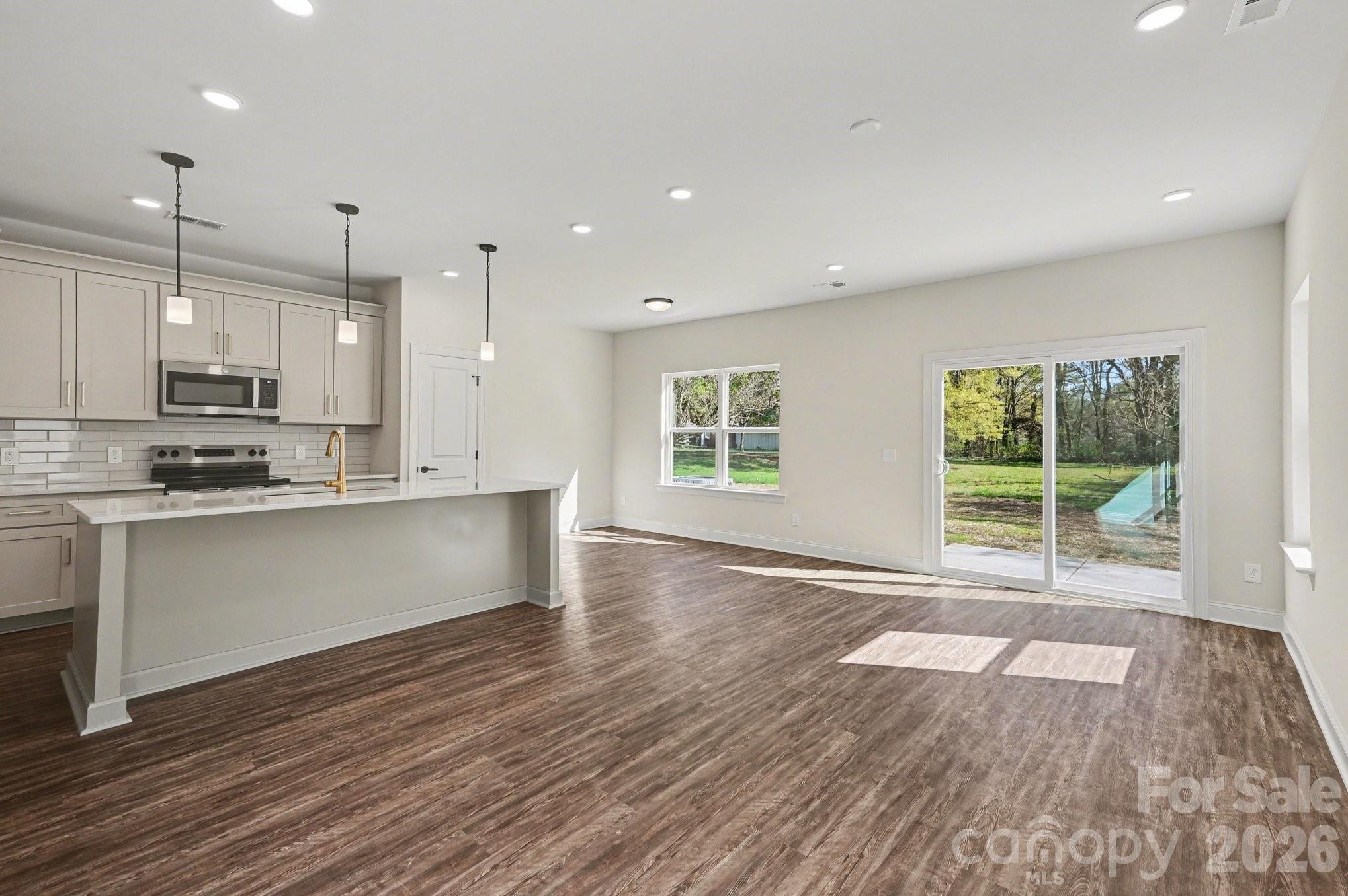 Single Family Residence at 566 W Wilson Avenue, Mooresville, photo 2 of 24