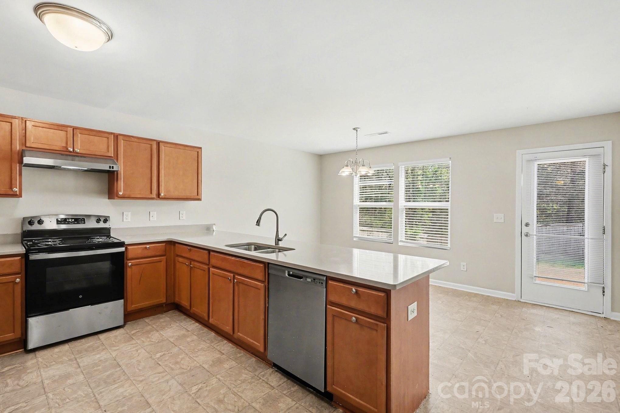 Single Family Residence at 999 Ramsgate Drive SW, Concord, photo 4 of 30