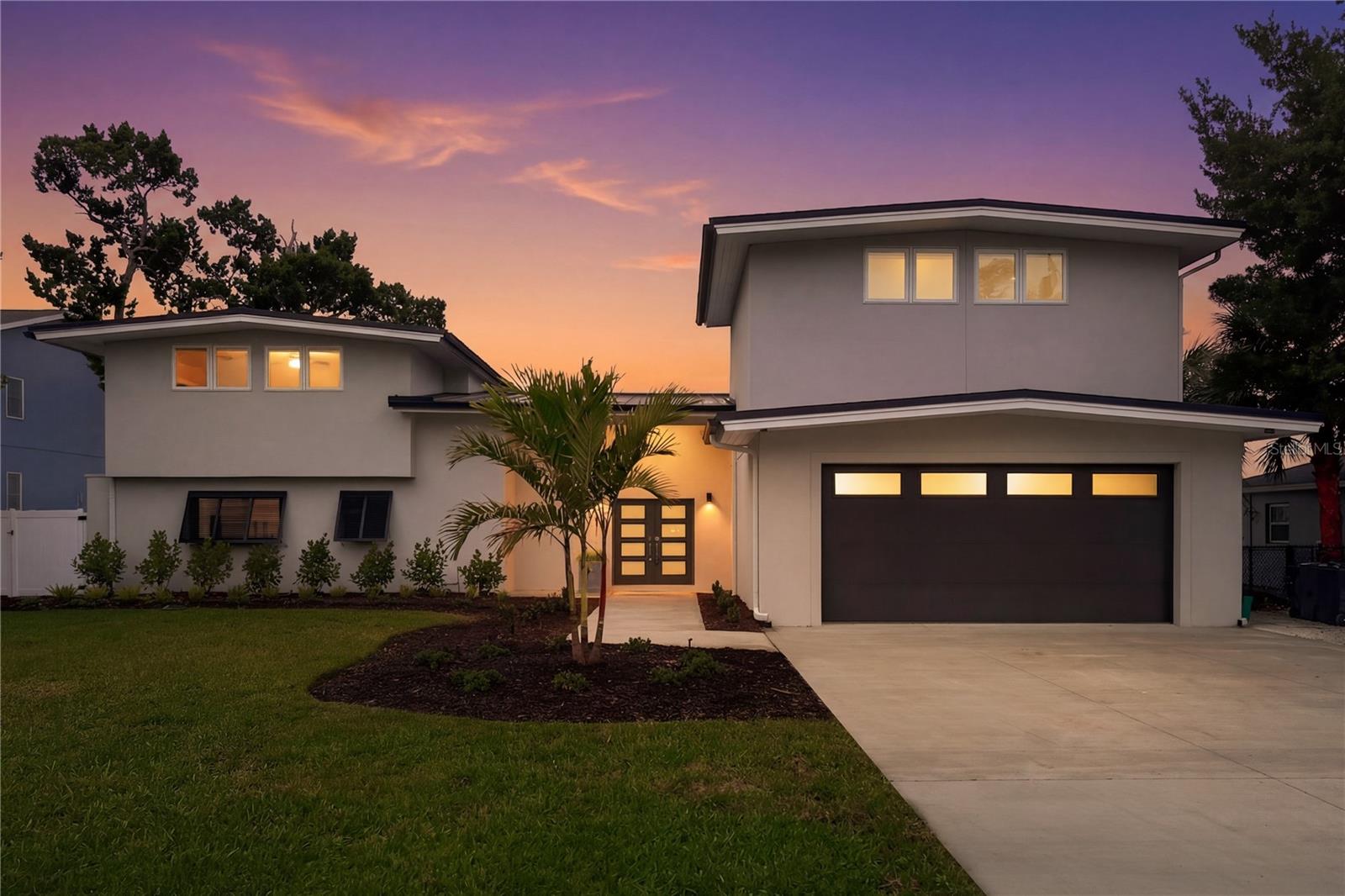 915 BAYSHORE DR