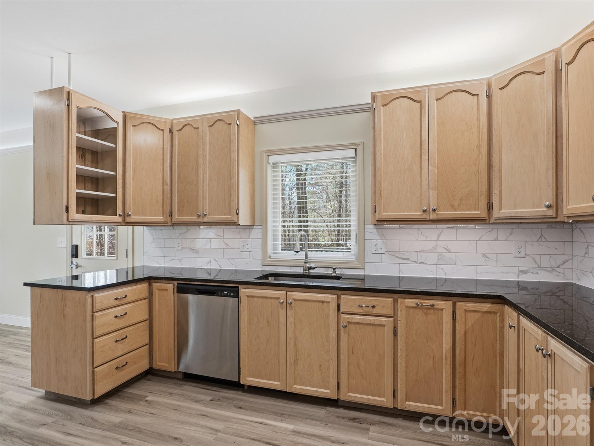 Single Family Residence at 8128 Cane Pointe Lane, Waxhaw, photo 14 of 46