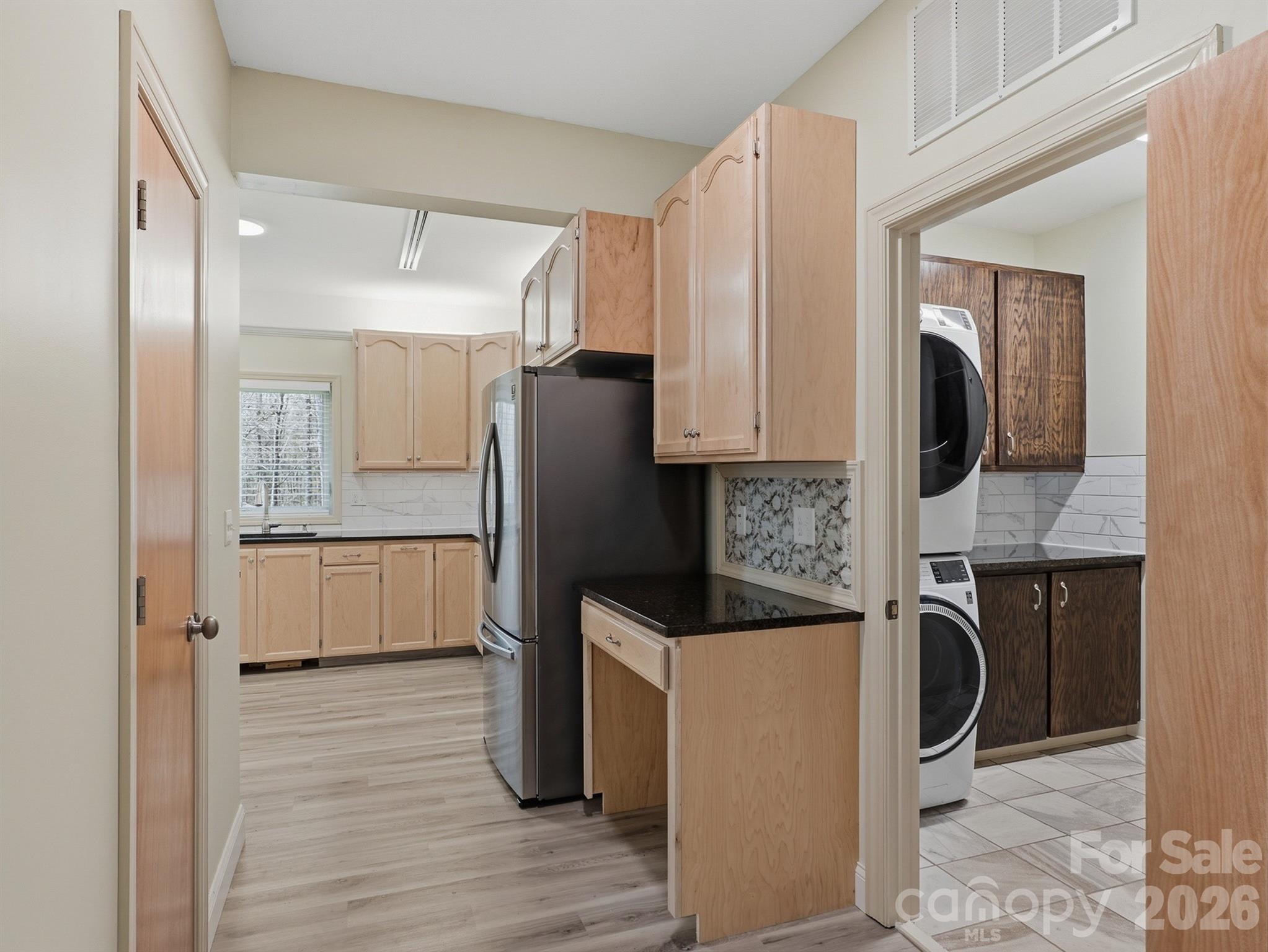 Single Family Residence at 8128 Cane Pointe Lane, Waxhaw, photo 18 of 46
