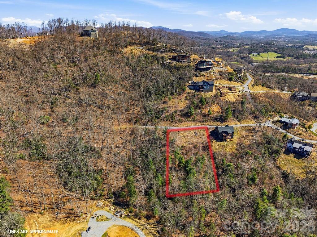 Only 6 miles to downtown Hendersonville and 9 miles to the Asheville airport. - 367 Curtain Bluff, Hendersonville