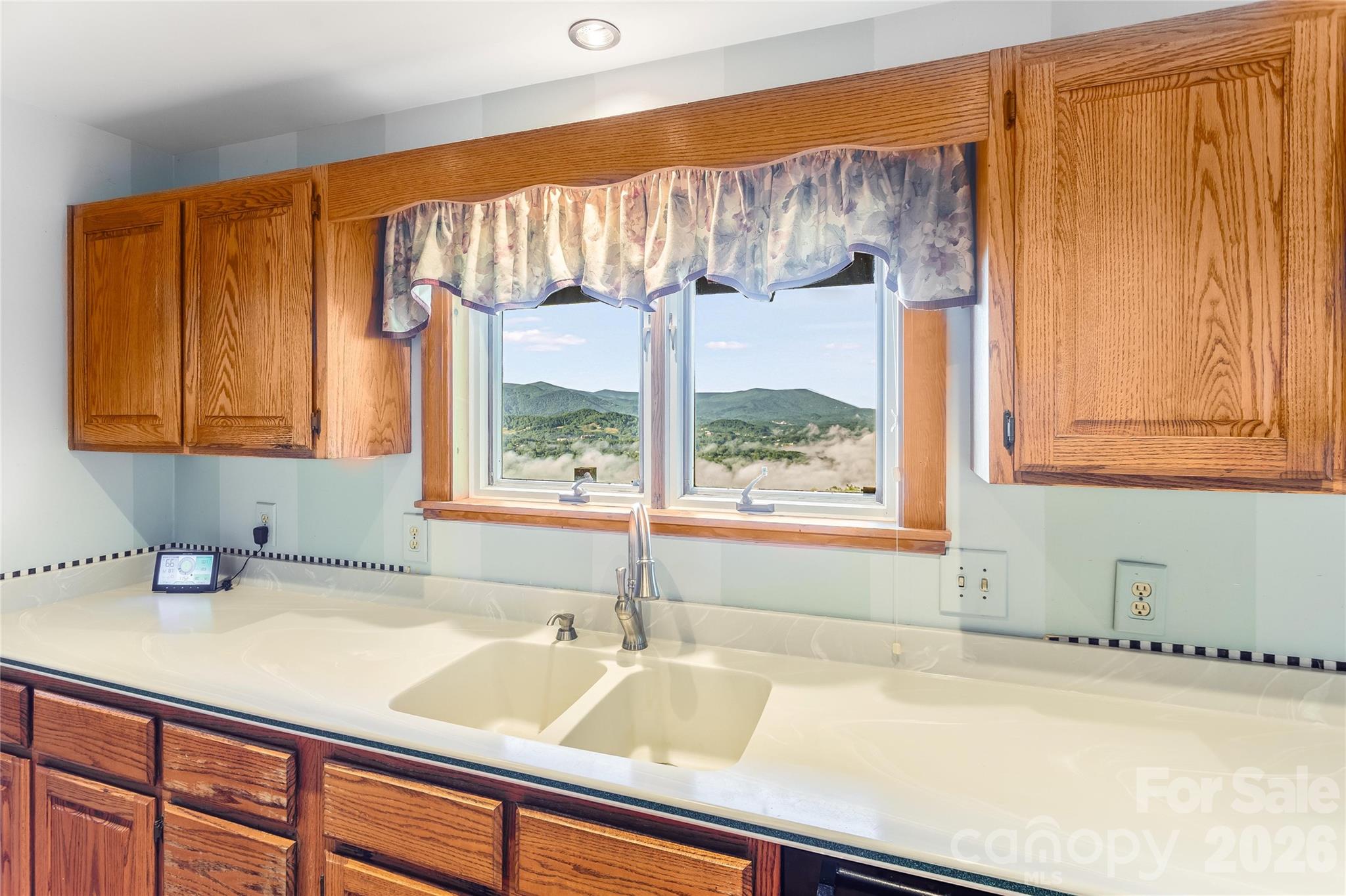 Great views from kitchen - 1087 Brigadoon Drive, Clyde