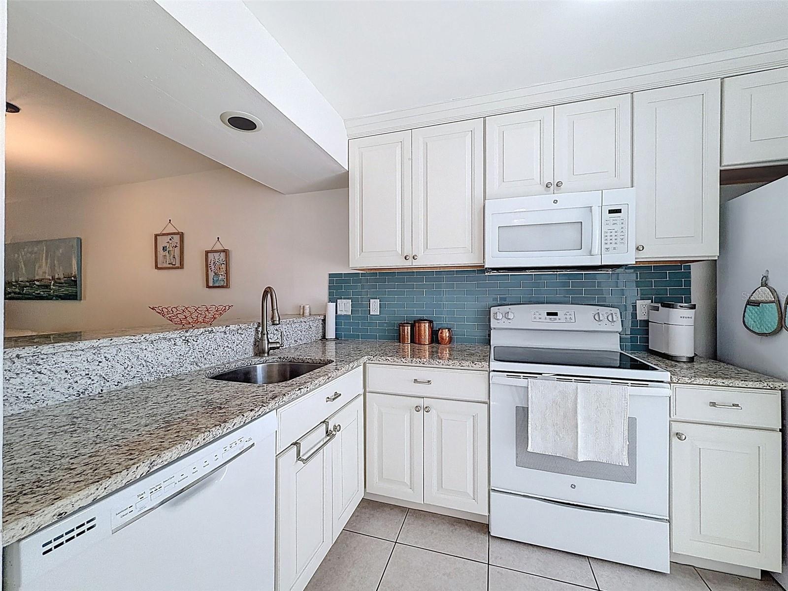 Condominium at 4833 MYRTLE OAK DR #12, NEW PORT RICHEY, photo 8 of 54