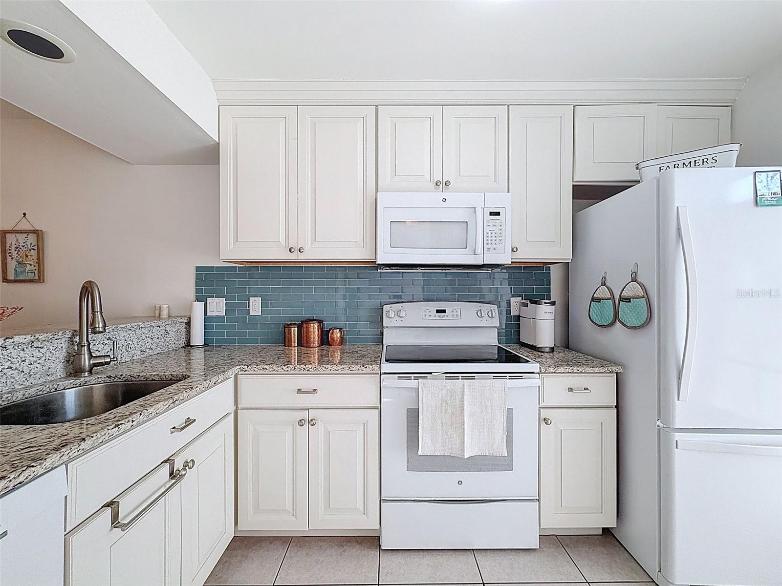 Condominium at 4833 MYRTLE OAK DR #12, NEW PORT RICHEY, photo 9 of 54