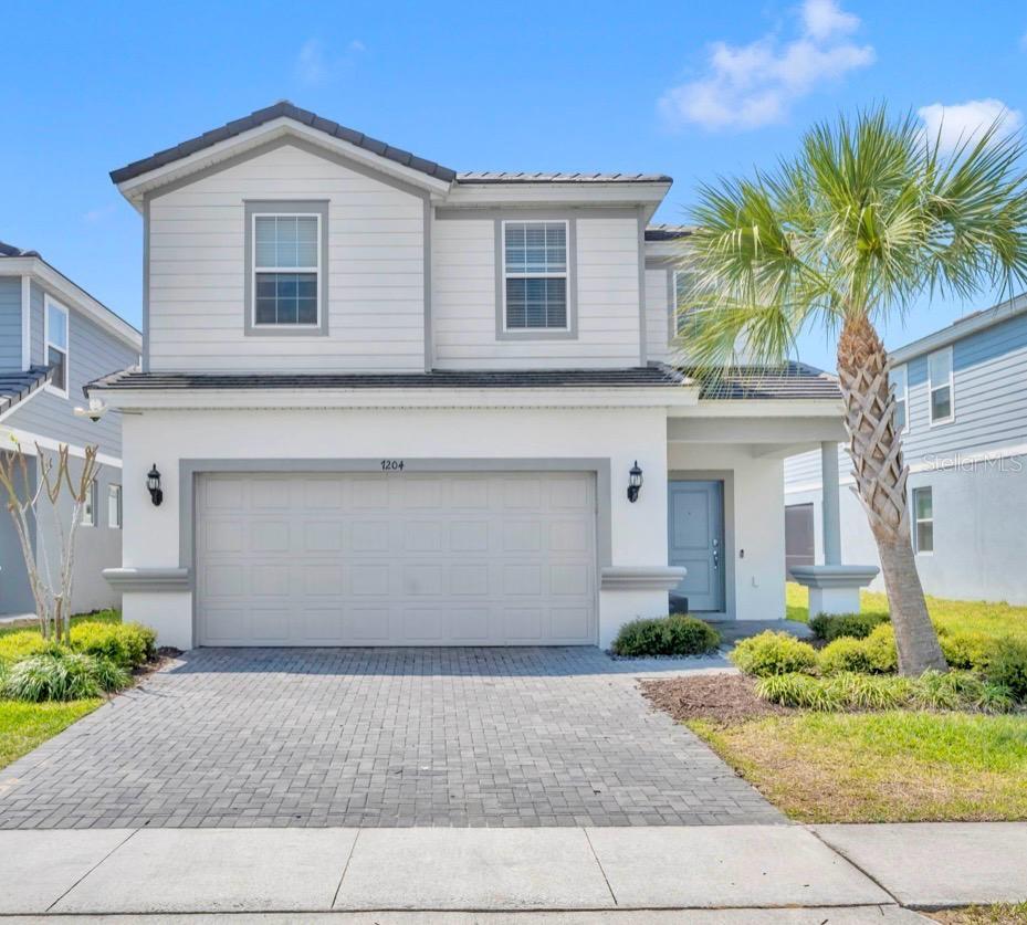 7204 OAKMOSS LOOP