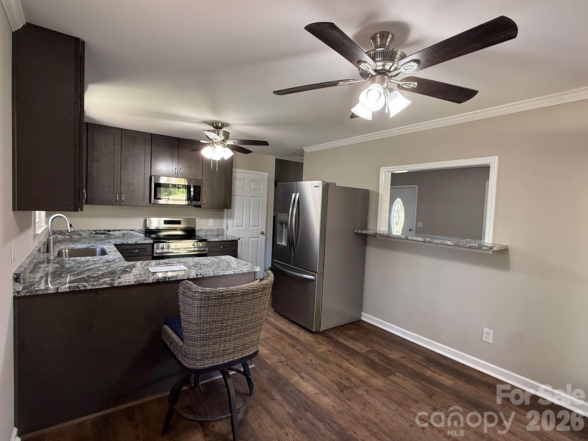 Single Family Residence at 3730 Sedgefield Drive, Conover, photo 2 of 24