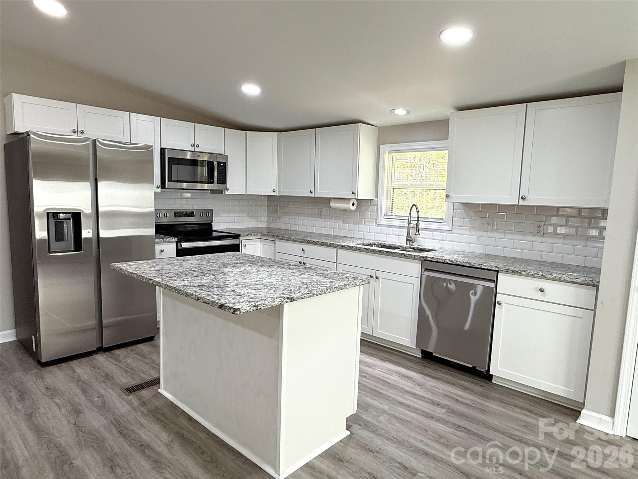 Single Family Residence at 1332 Poplar Glen Drive, Kannapolis, photo 14 of 19