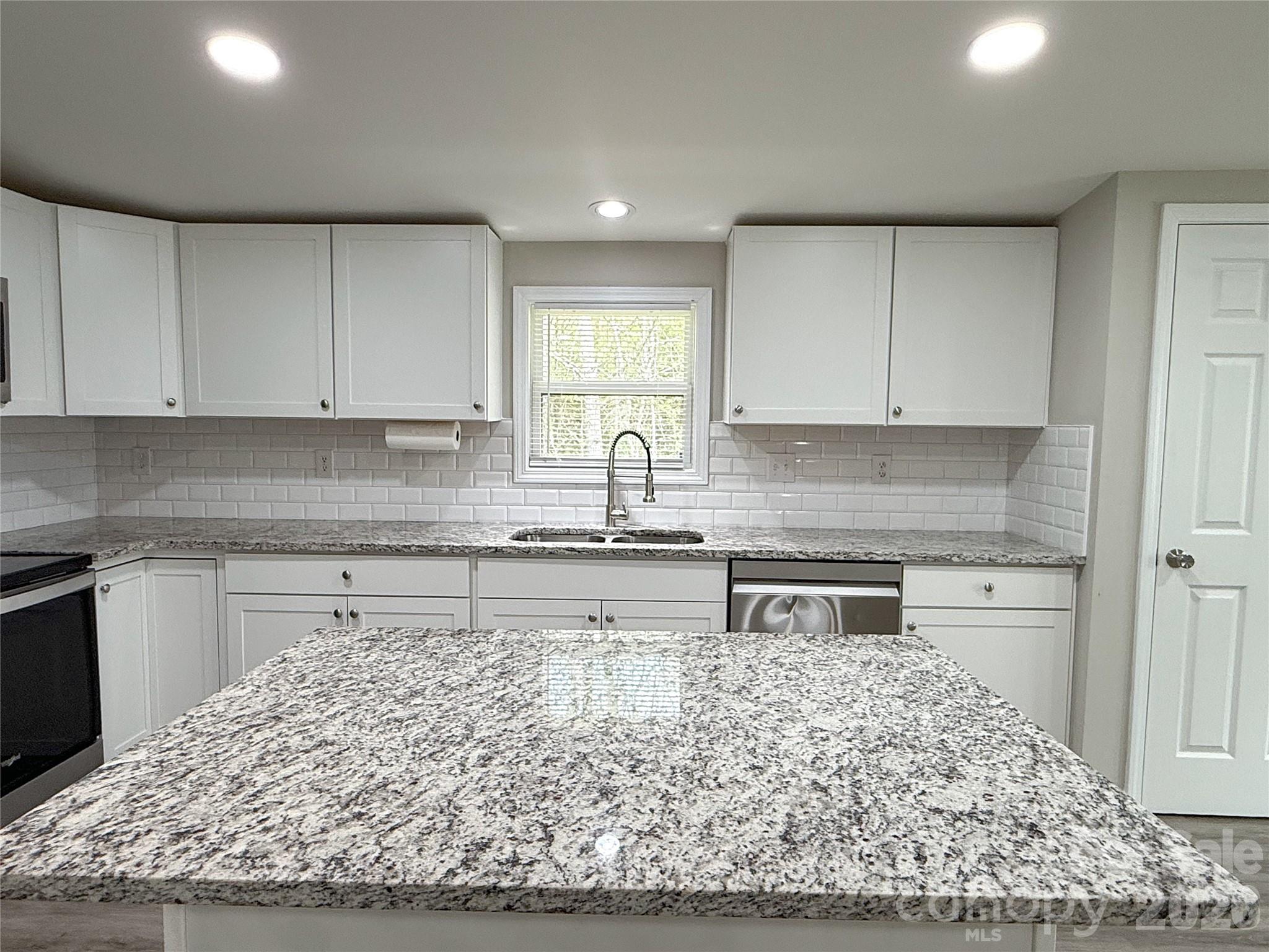 Single Family Residence at 1332 Poplar Glen Drive, Kannapolis, photo 15 of 19