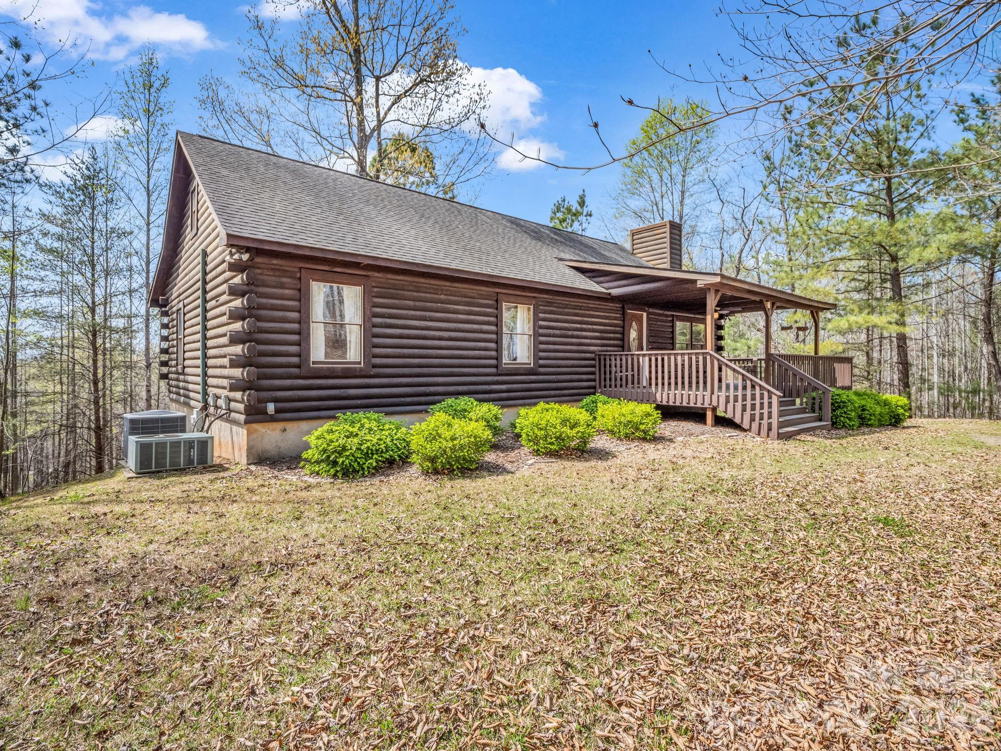 Single Family Residence at 1050 Cross Ridge Drive, Rutherfordton, photo 4 of 48