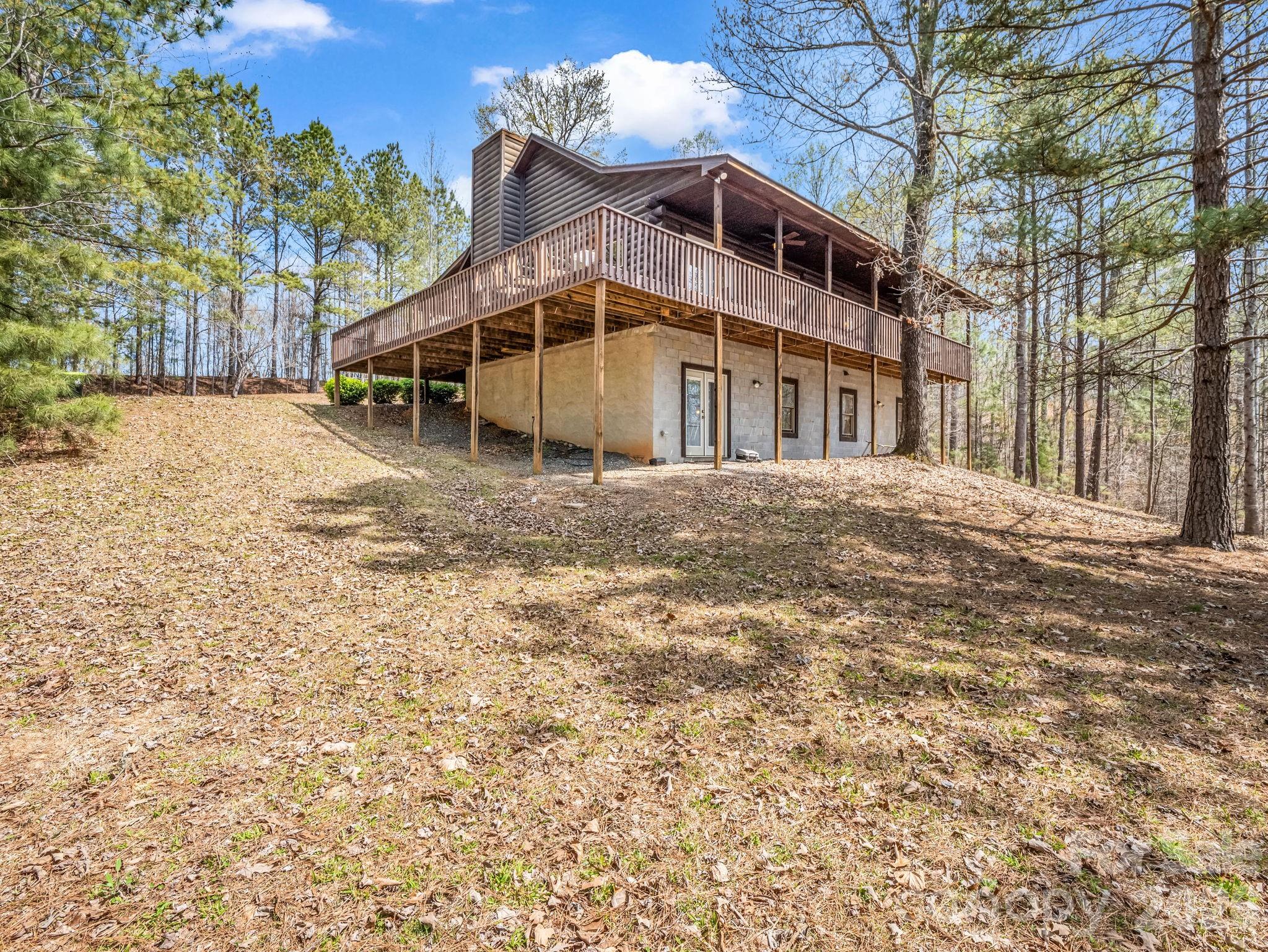 Single Family Residence at 1050 Cross Ridge Drive, Rutherfordton, photo 5 of 48