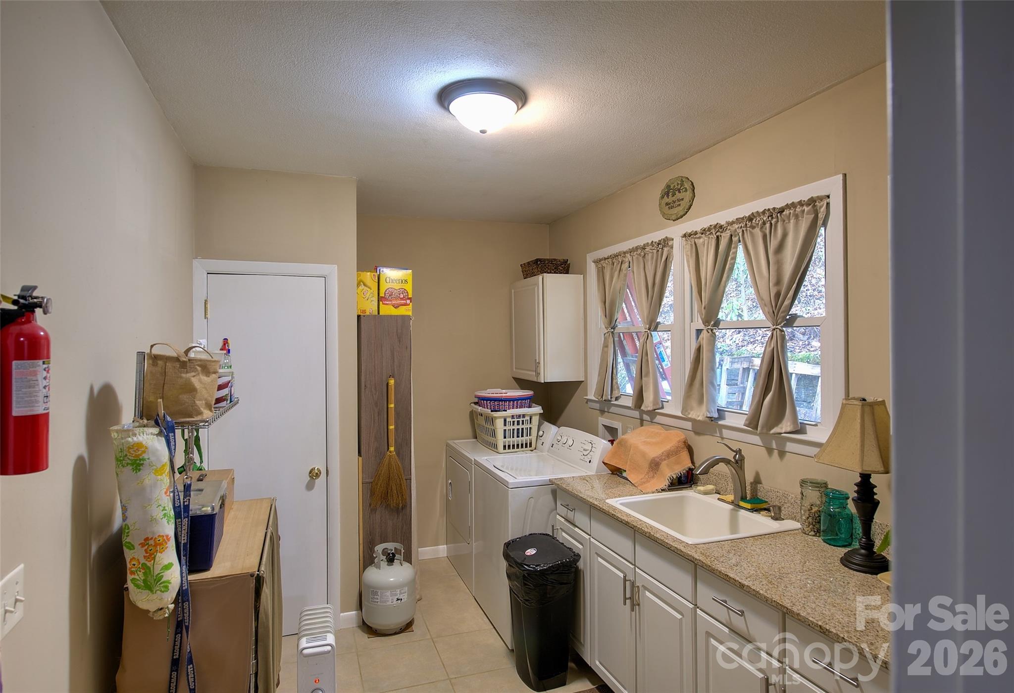 Single Family Residence at 583 Deer Park Lake Road, Spruce Pine, photo 8 of 27
