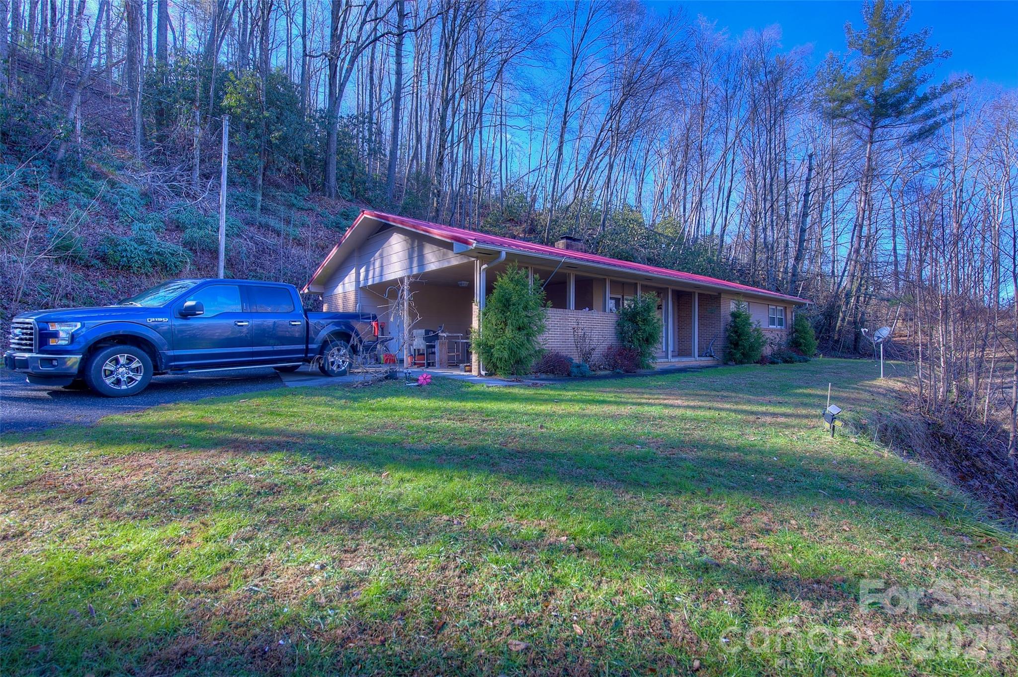 Single Family Residence at 583 Deer Park Lake Road, Spruce Pine, photo 20 of 27