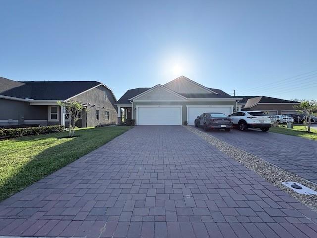 2668 SPIDER LILY CT