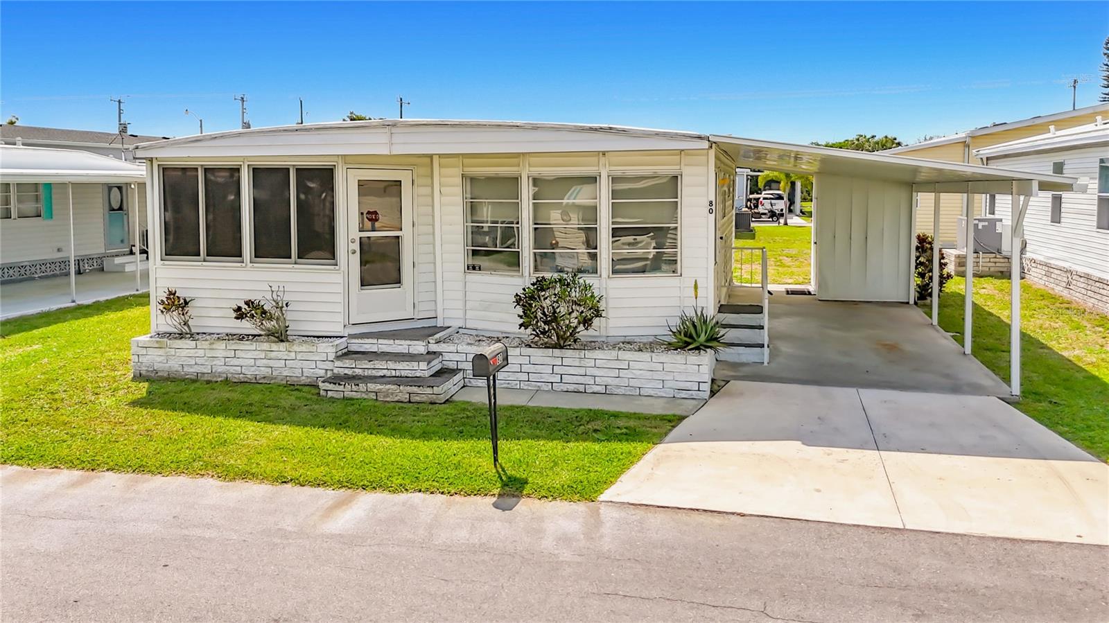 80 DEL RIO DR