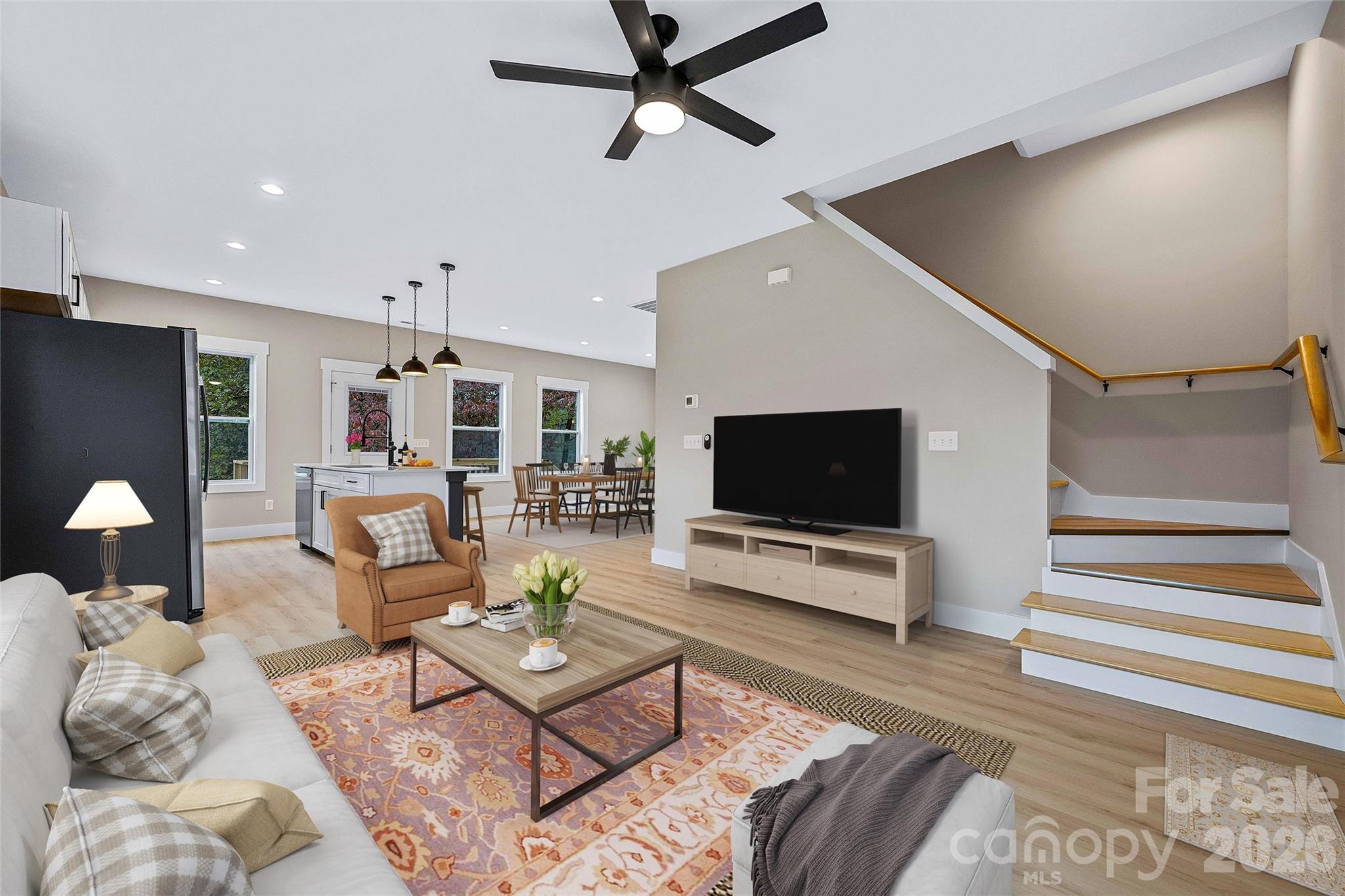 Single Family Residence at 696 Beehive Road, Hendersonville, photo 10 of 47