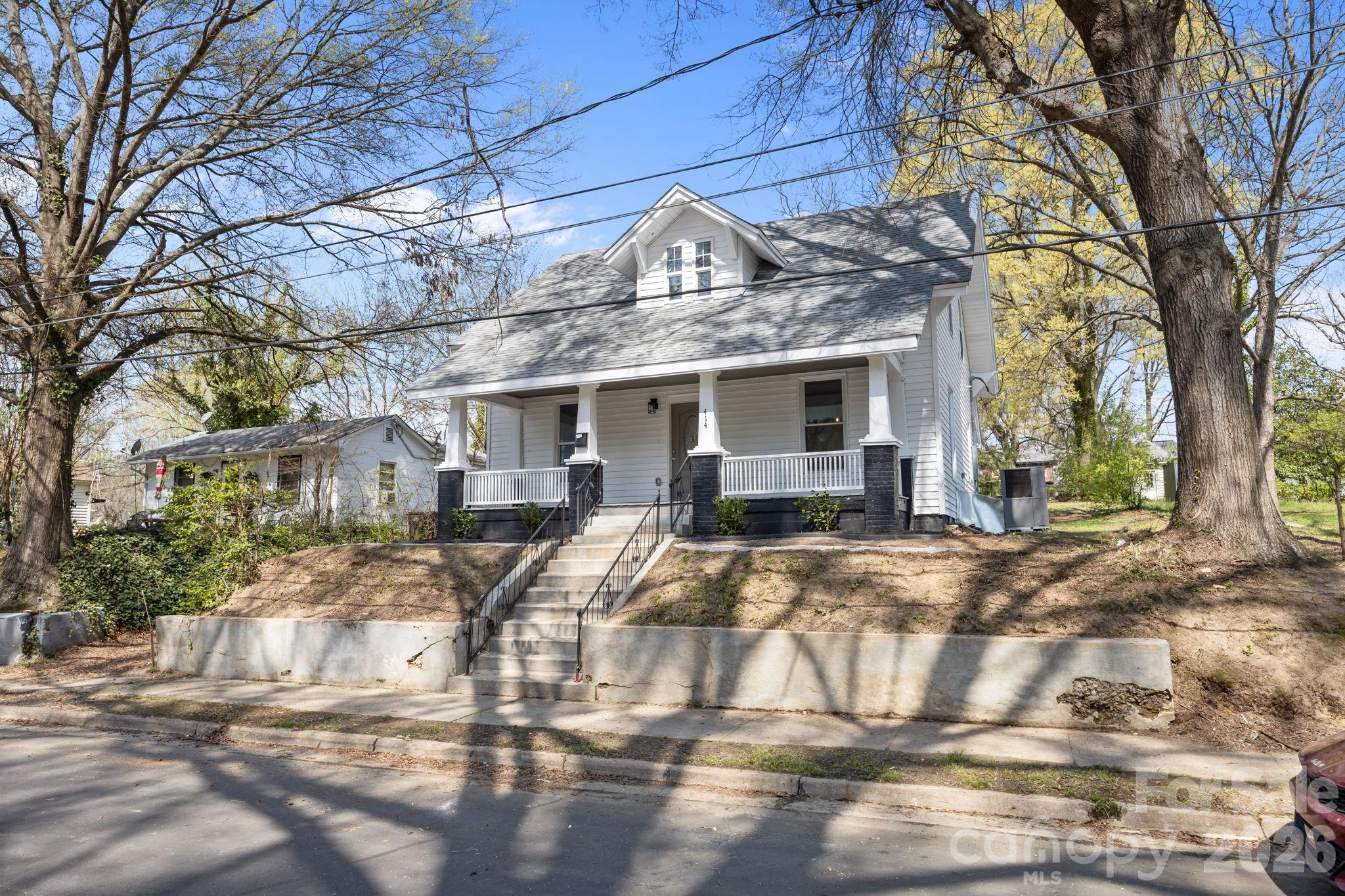 Single Family Residence at 414 W Sharpe Street, Statesville, photo 3 of 26