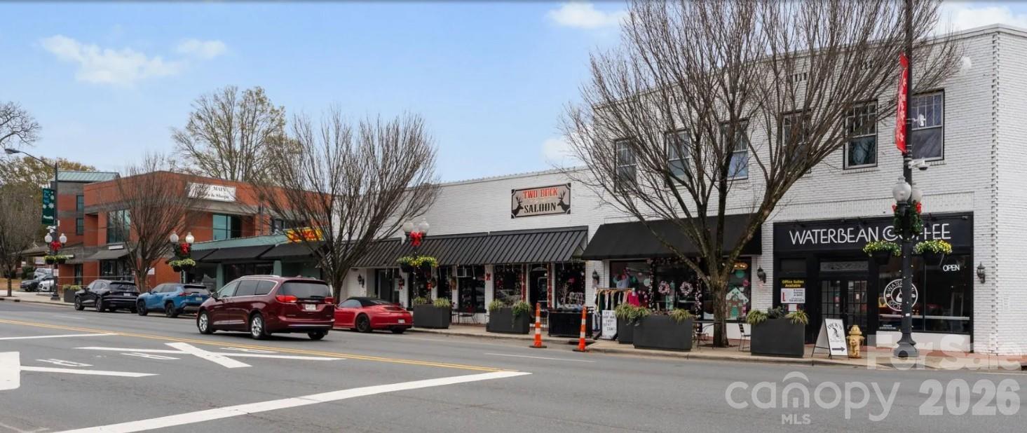 Downtown Pineville - 3016 Broken Spur Lane, Pineville