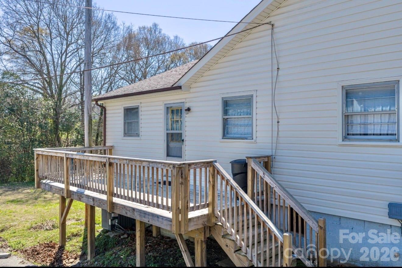 Office at 511 Lee Avenue, Lincolnton, photo 2 of 32