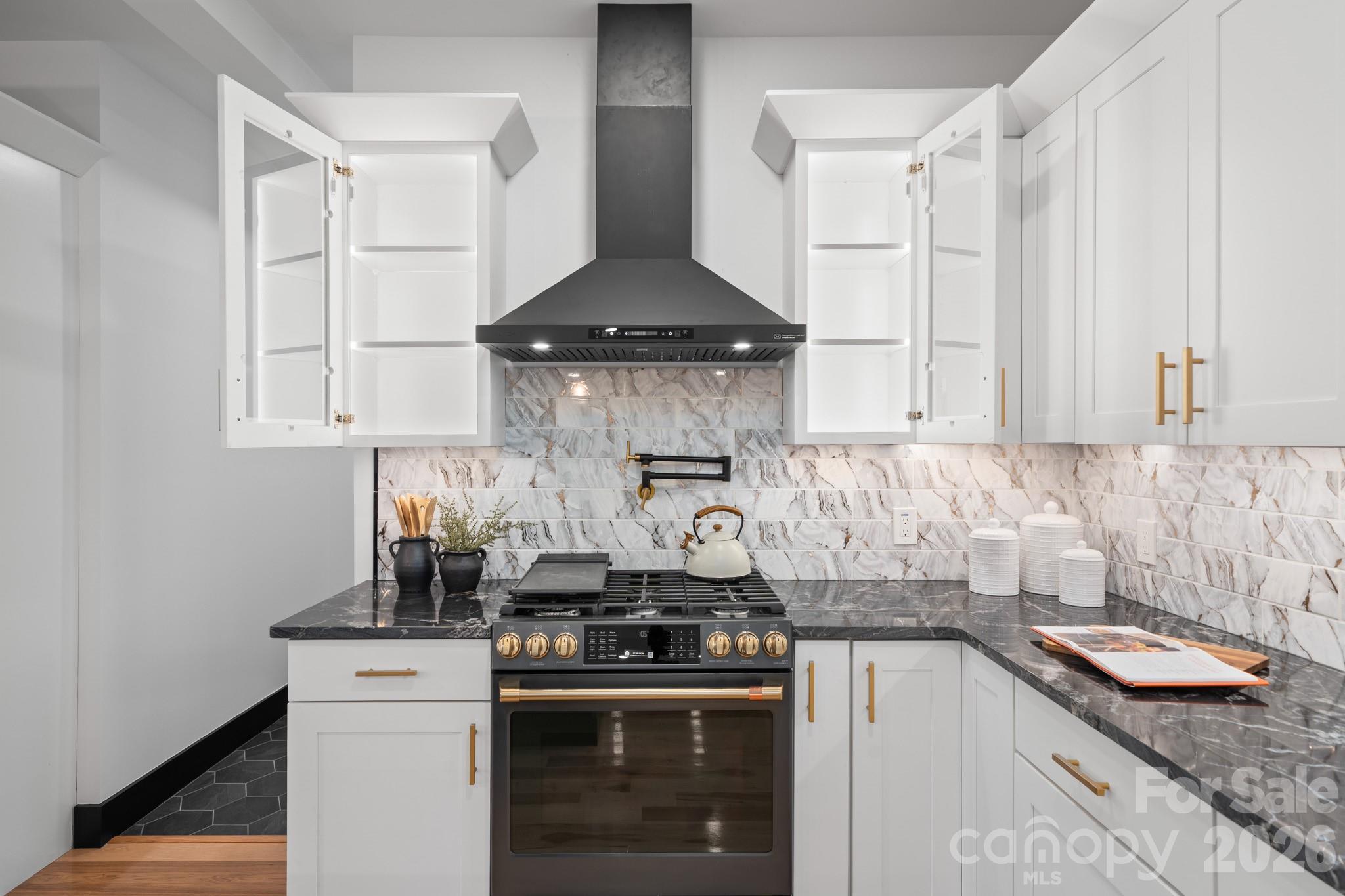 Automatic cabinet lighting - 74 Jeranna Road, Mills River