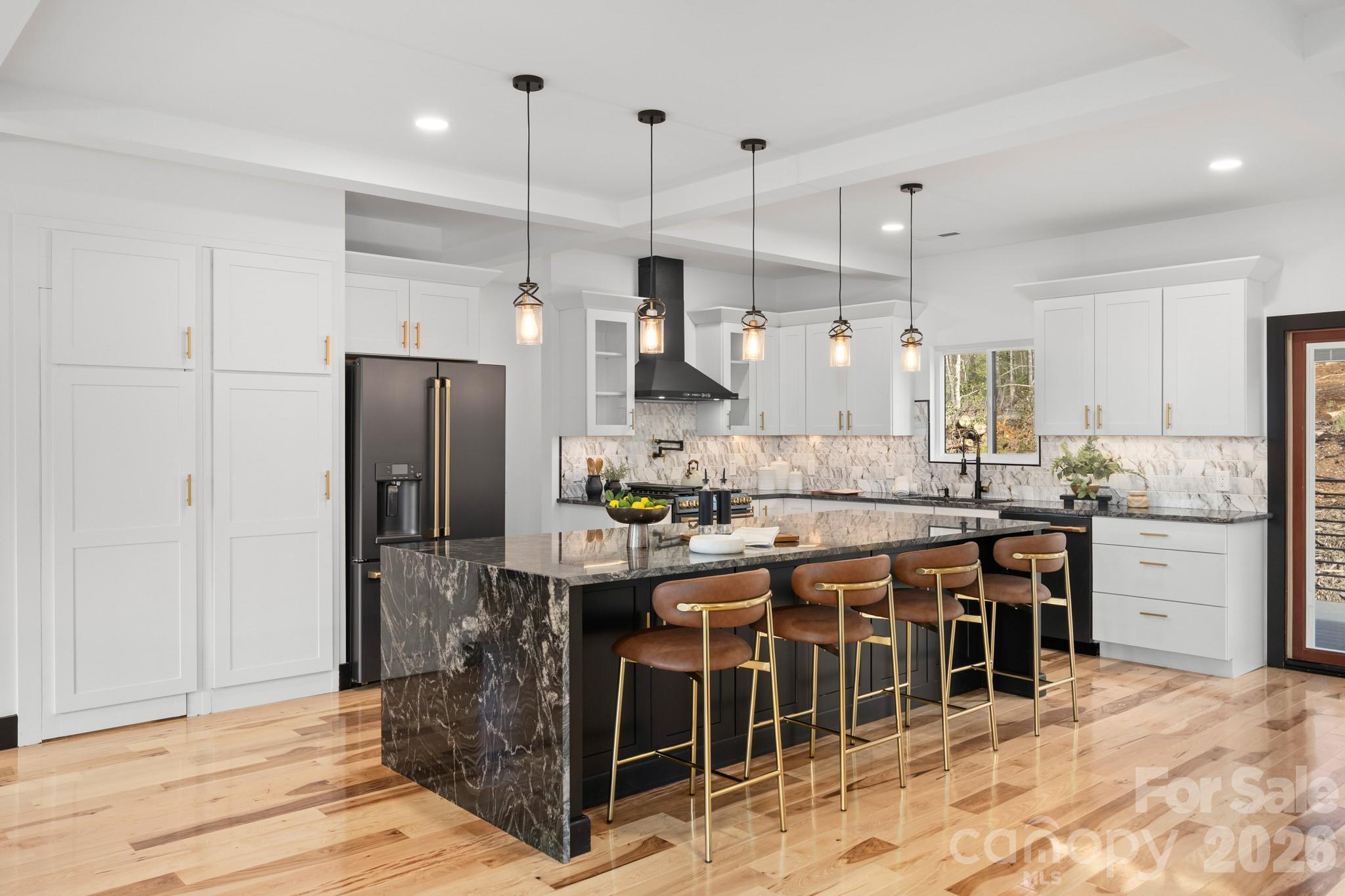 Hidden walk in pantry - 74 Jeranna Road, Mills River