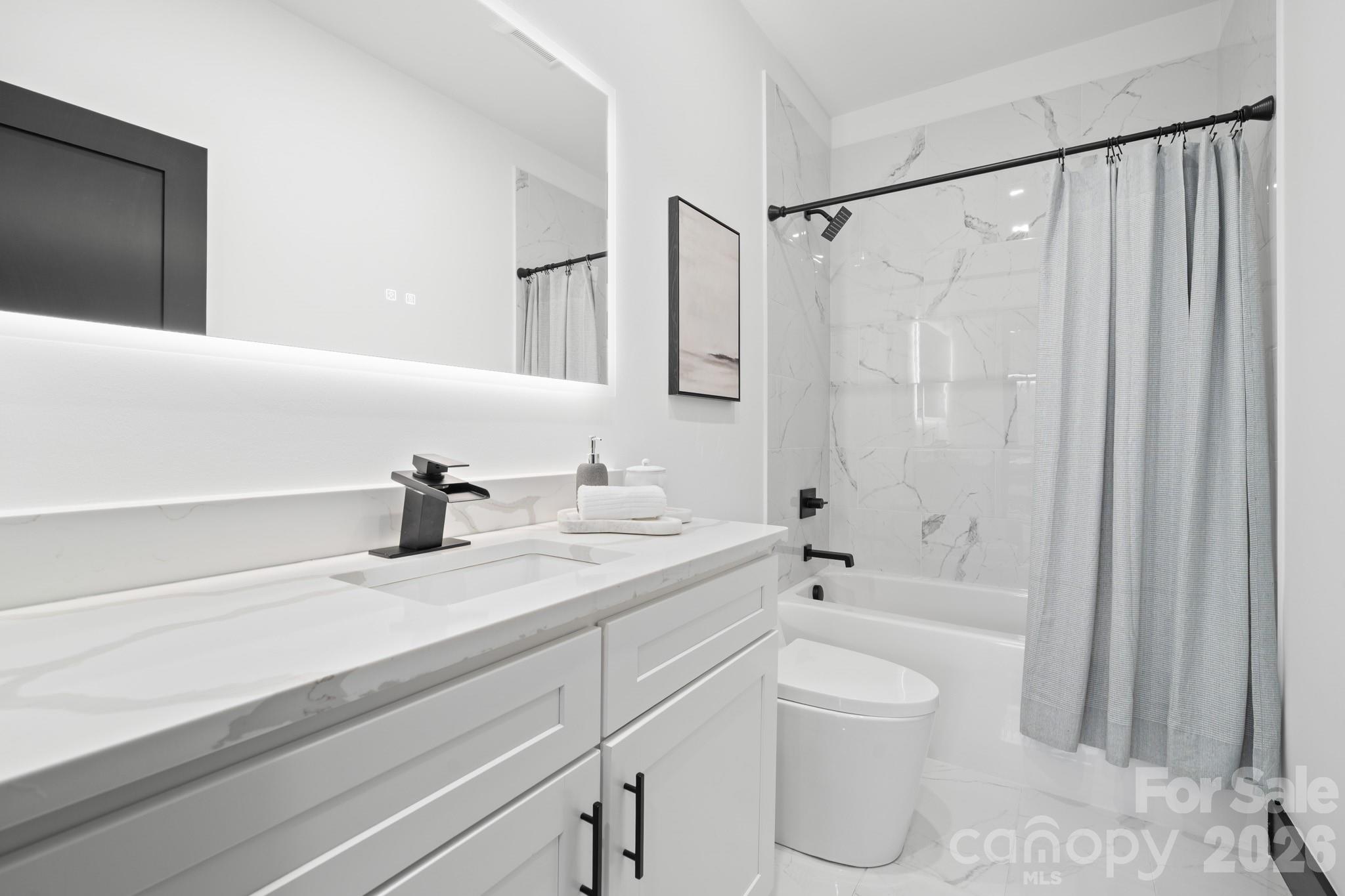 Full bathroom on third floor - 74 Jeranna Road, Mills River