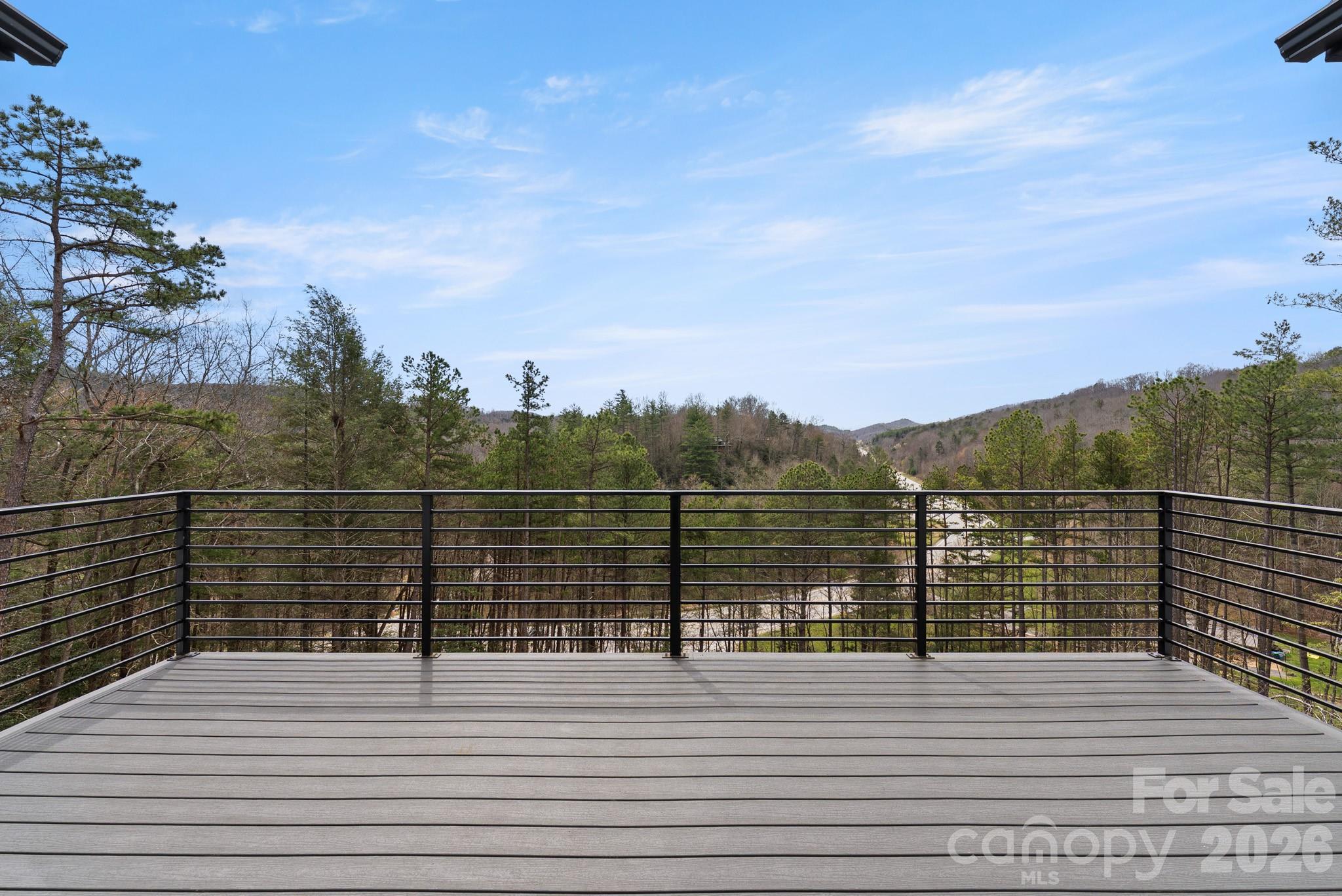 Third level deck with mountain views - 74 Jeranna Road, Mills River