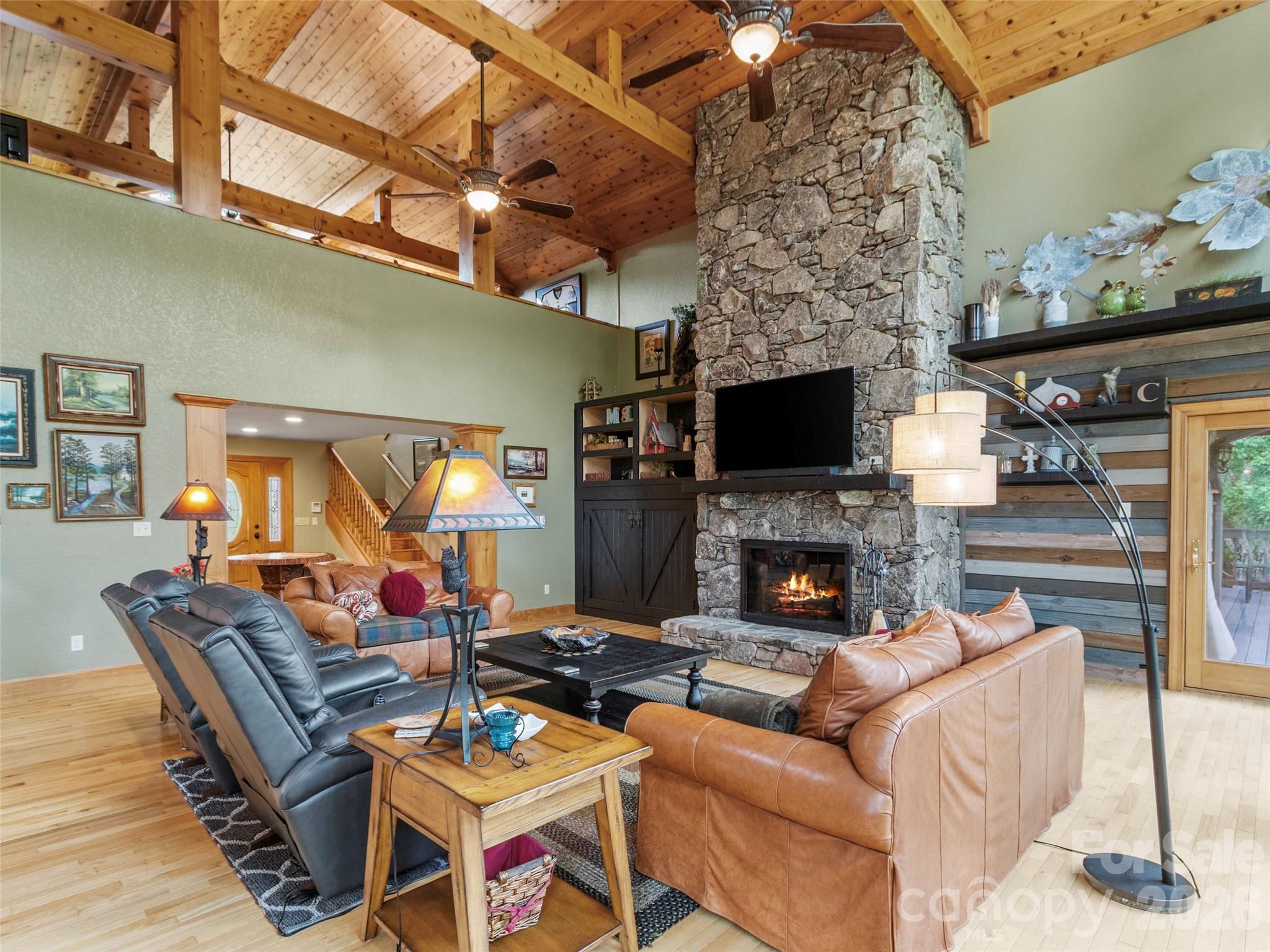 Bright and airy open floor plan with warm finishes - 151 Austin Mountain Drive, Burnsville